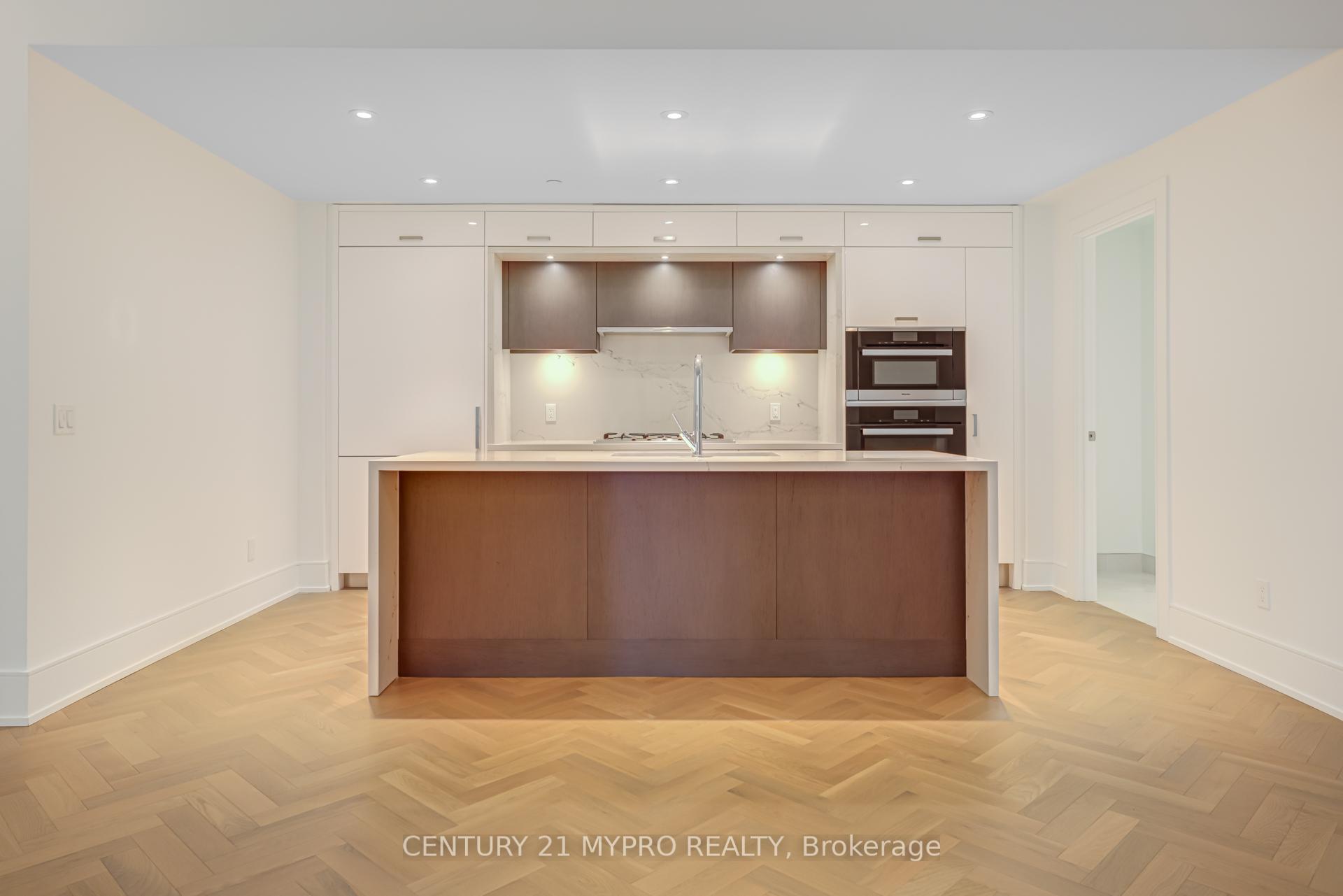 3 Bedrooms Condo at 455 Wellington,  Toronto For sale