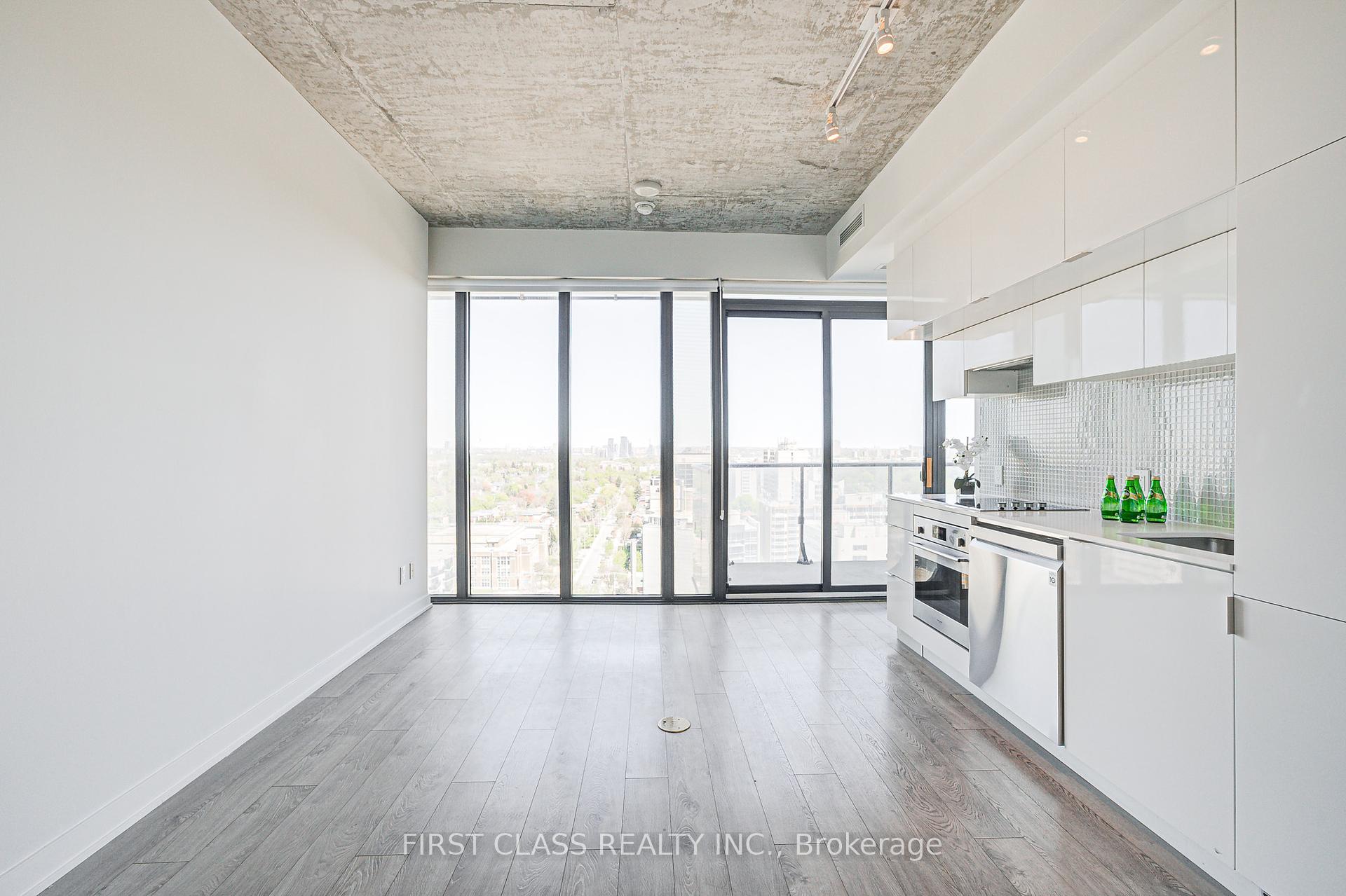 2 Bedrooms Condo at 185 Roehampton, Toronto For sale