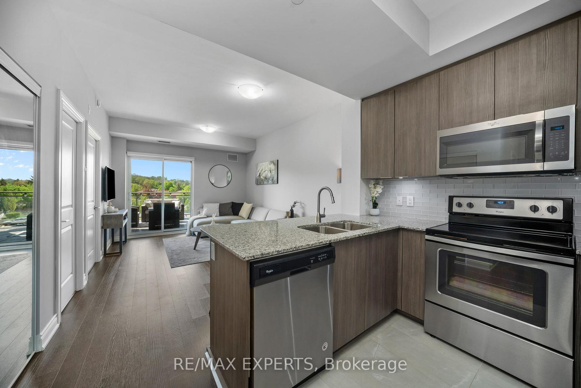 1 Bedroom Condo at 86 Woodbridge, Vaughan For sale