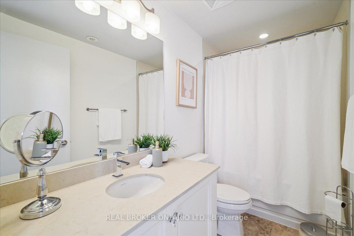 3 Bedrooms Condo at 191 Duplex, Toronto For sale