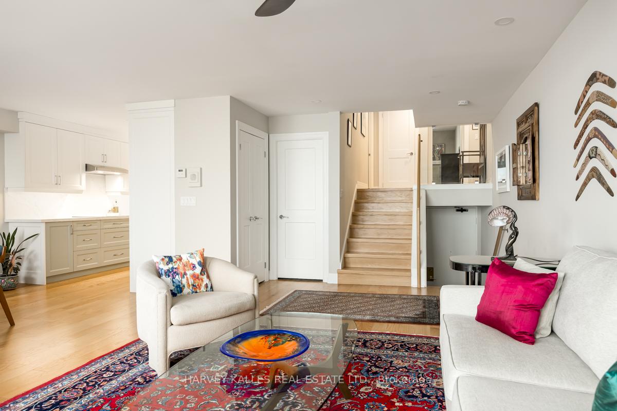 3 Bedrooms Condo at 33 Harbour, Toronto For sale