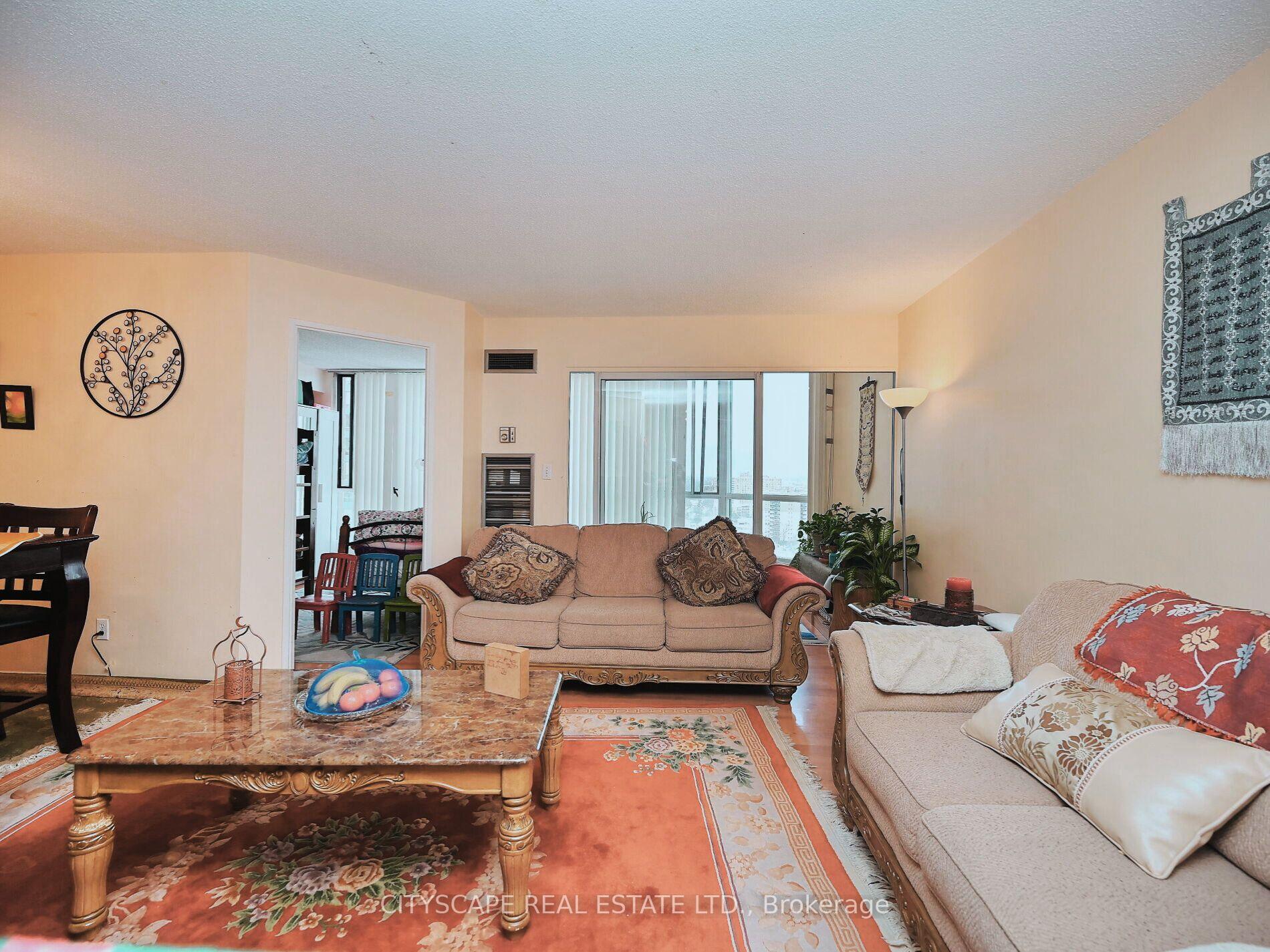 3 Bedrooms Condo at 145 Hillcrest,  Mississauga For sale