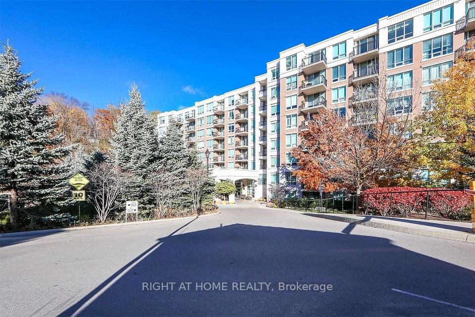 38 William Carson Crescent