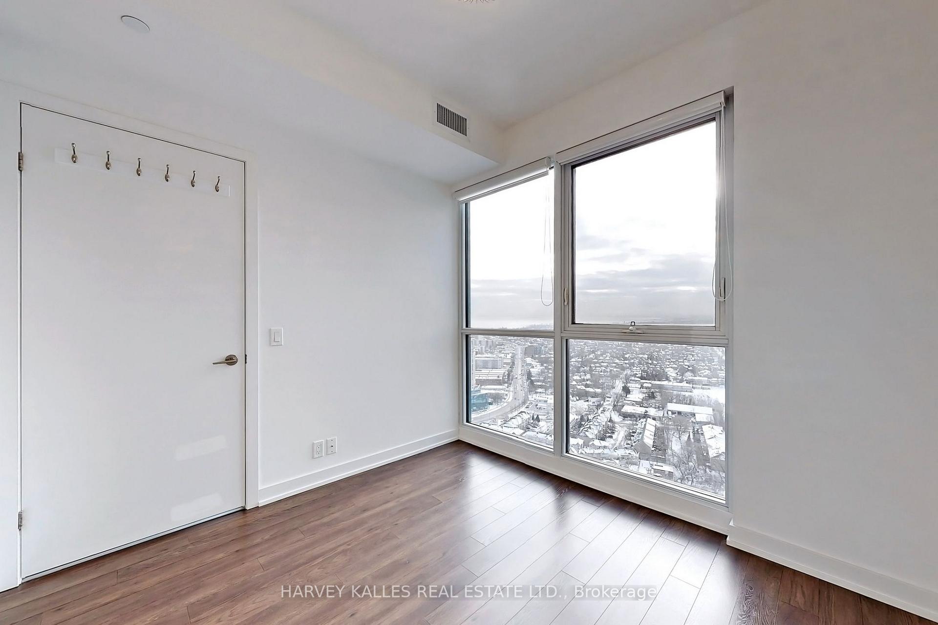2 Bedrooms Condo at 10 Park Lawn, Toronto For sale
