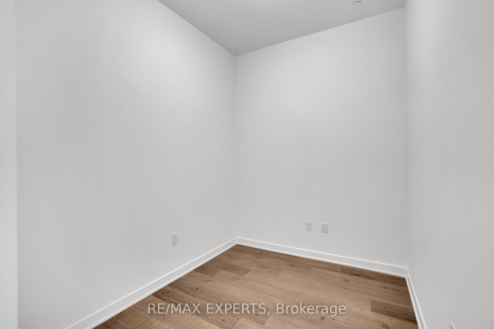 2 Bedrooms Condo at 60 Honeycrisp,  Vaughan For sale