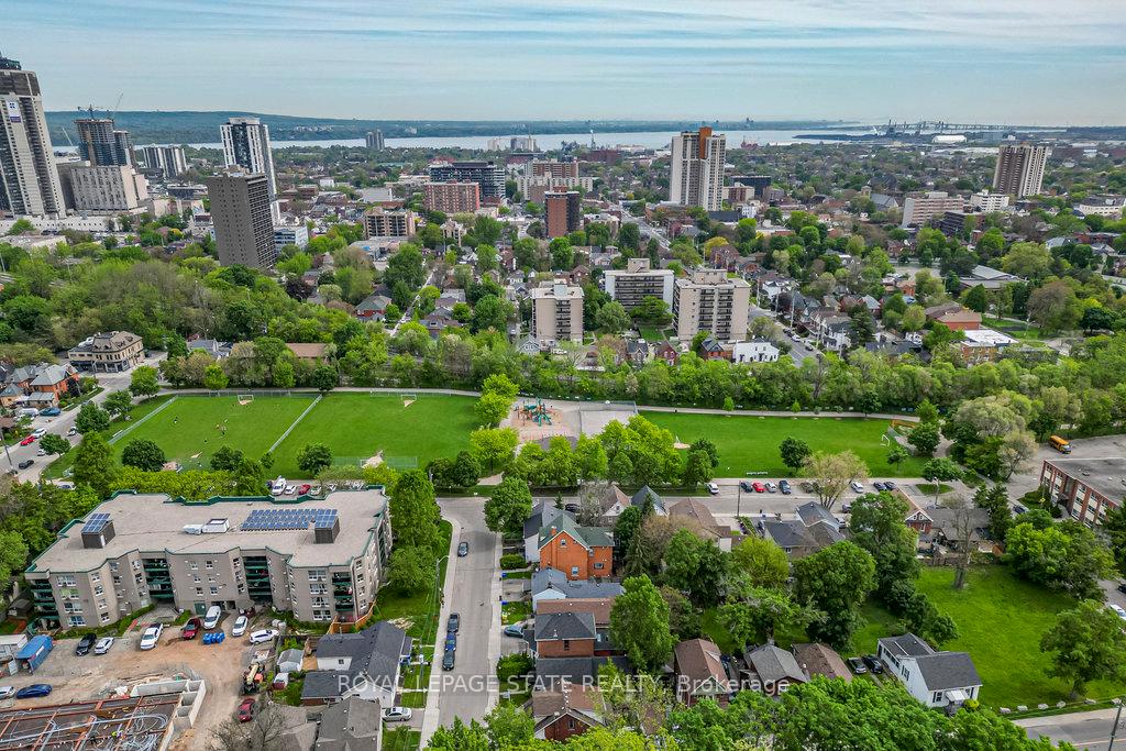 91 Aurora Street, Hamilton, ON L8N 2P6