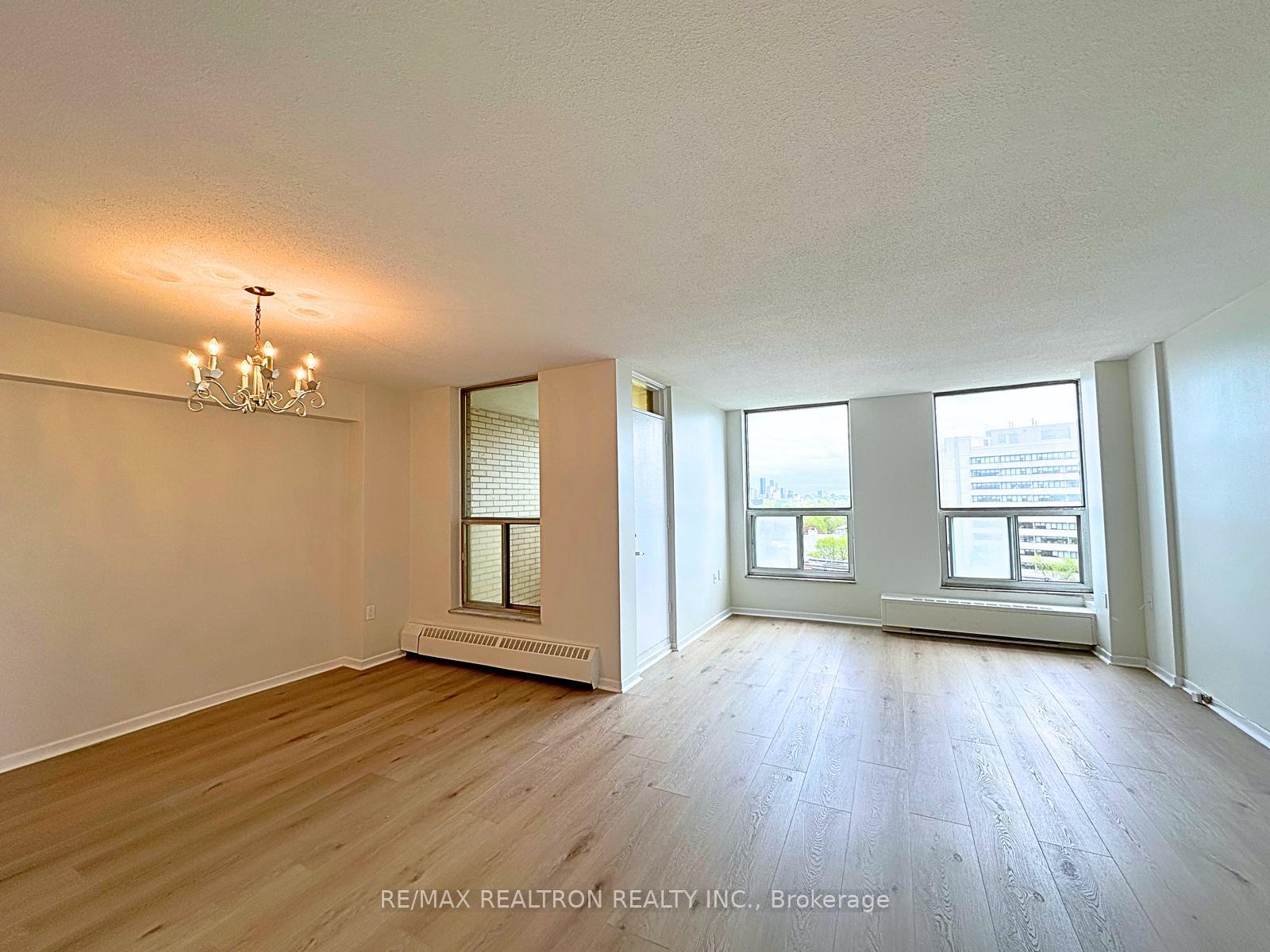 3 Bedrooms Condo at 130 Neptune, Toronto For sale