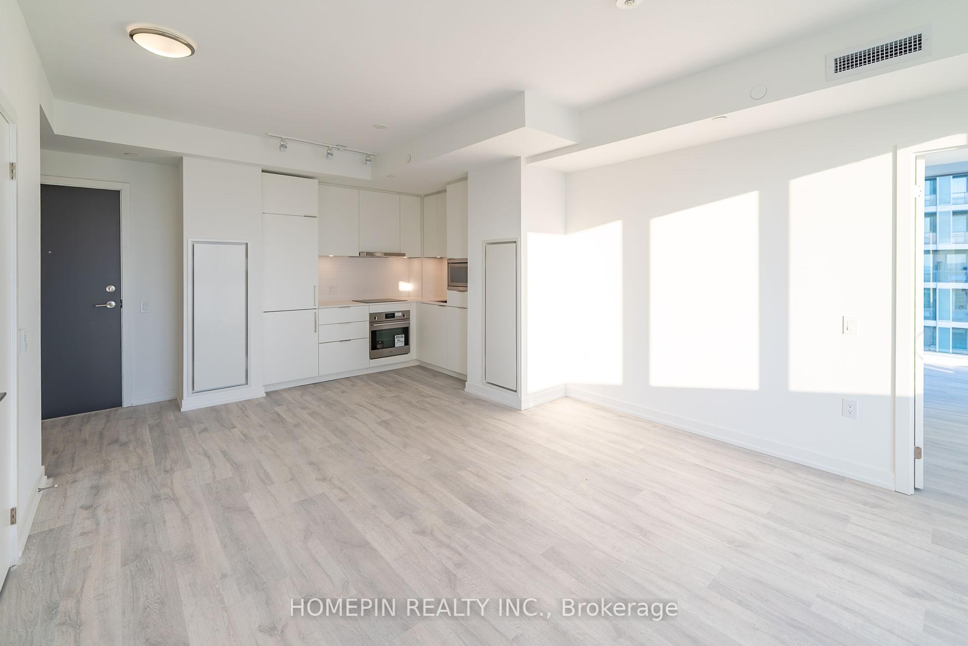 2 Bedrooms Condo at 7 Golden Lion, Toronto For sale