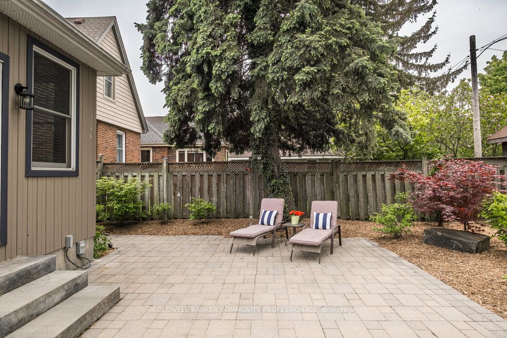 60 Longwood Road S
