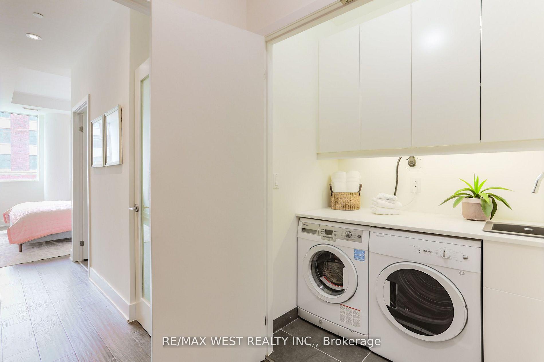 2 Bedrooms Condo at 508 Wellington,  Toronto For sale