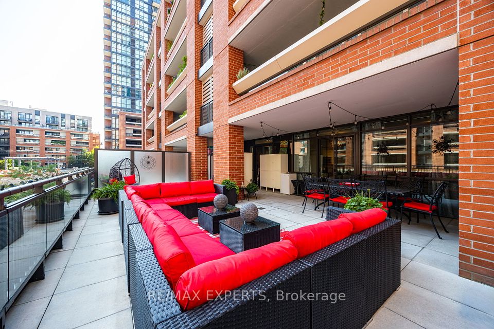 830 Lawrence Avenue W 231