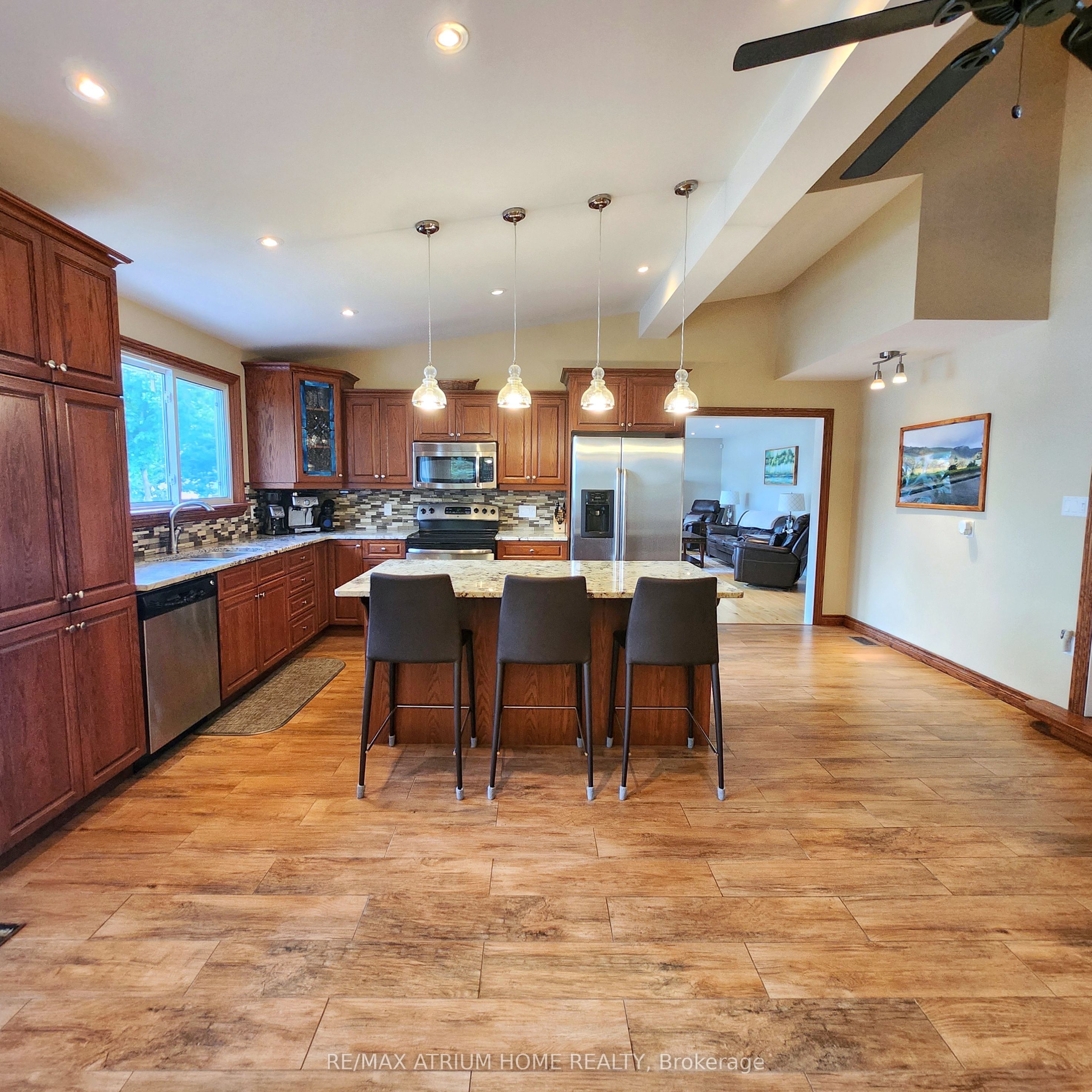 825 Southview Drive, Otonabee-South Monaghan, ON K0L 1B0