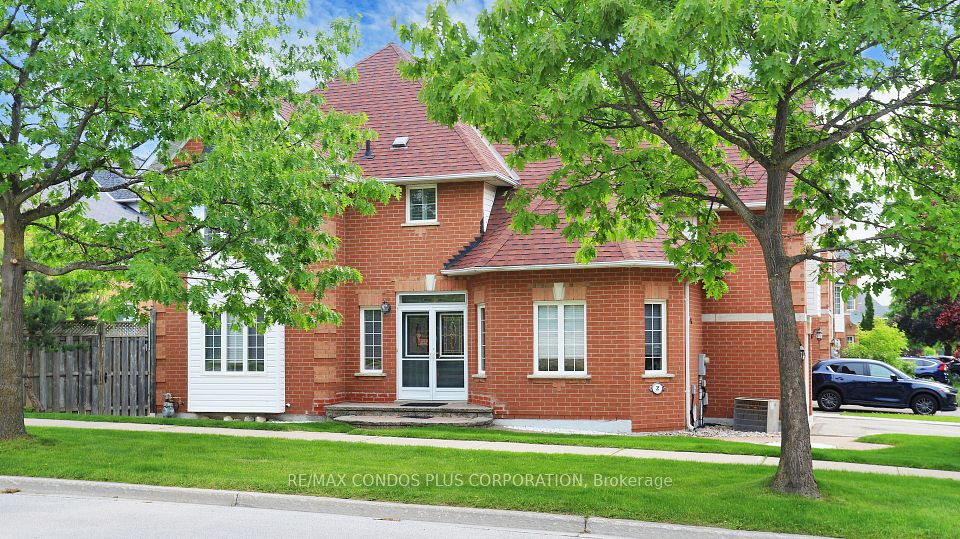 2 Royal Chapin Crescent, Richmond Hill, ON L4S 1Z9