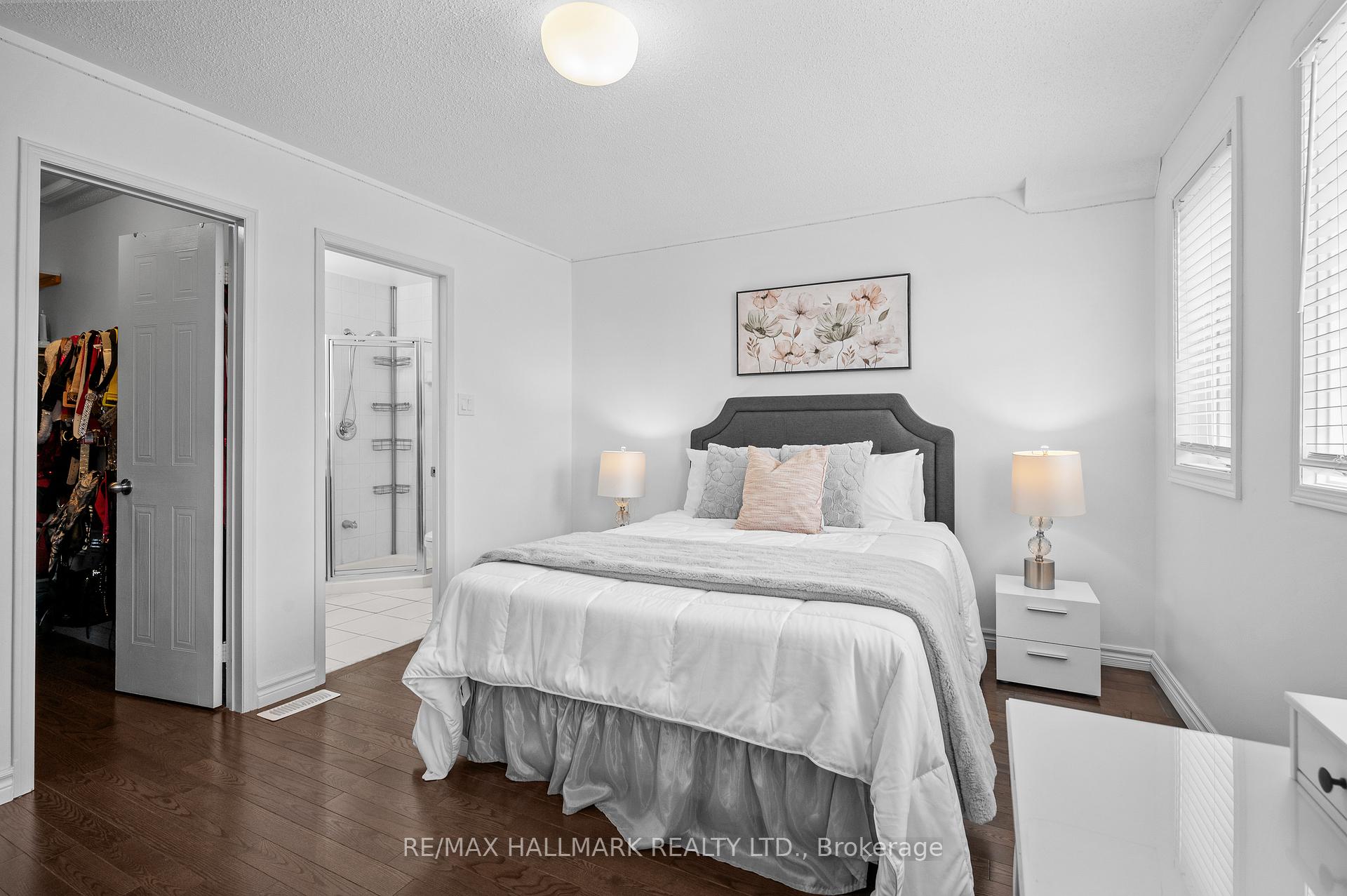 3 Bedrooms Condo at 5950 Glen Erin,  Mississauga For sale