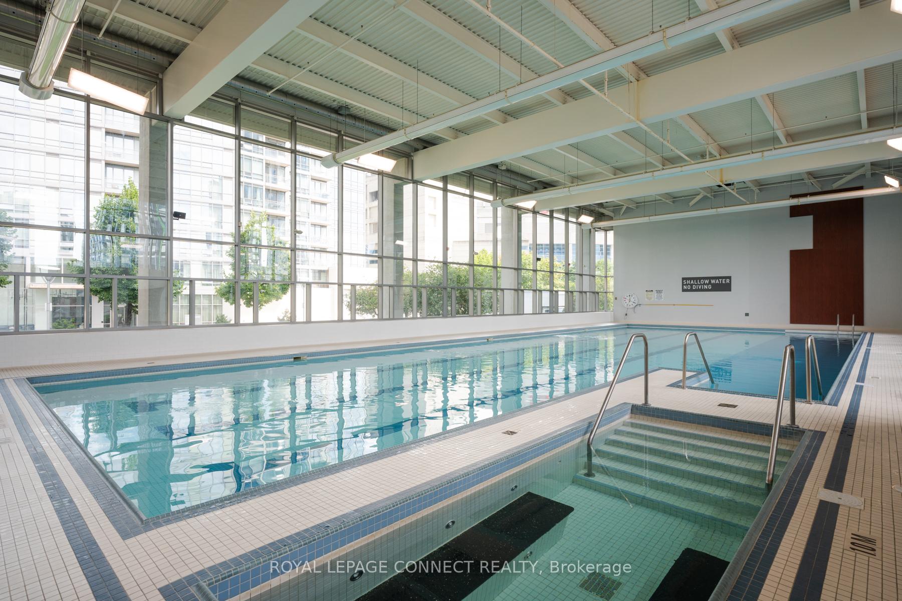 3 Bedrooms Condo at 5 Mariner, Toronto For sale