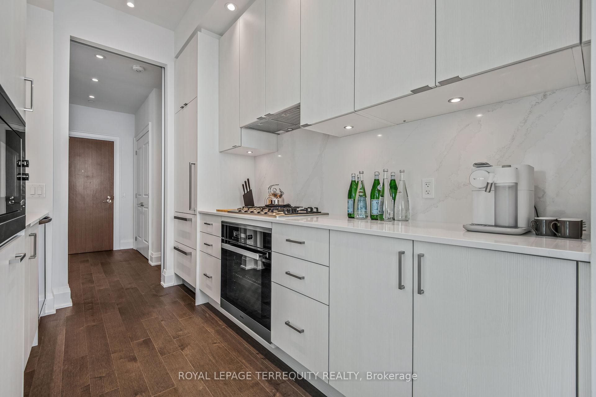 3 Bedrooms Condo at 1928 Lake Shore, Toronto For sale