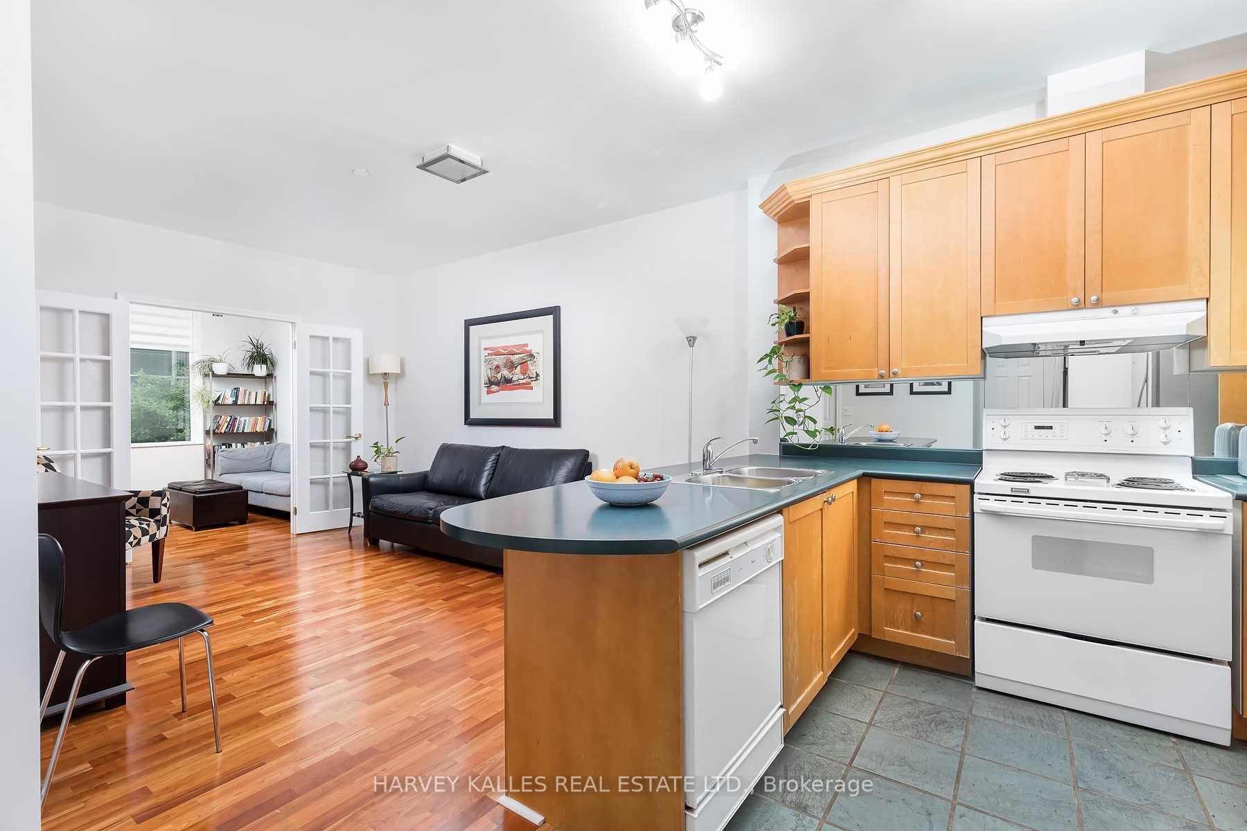 980 Yonge Street 214