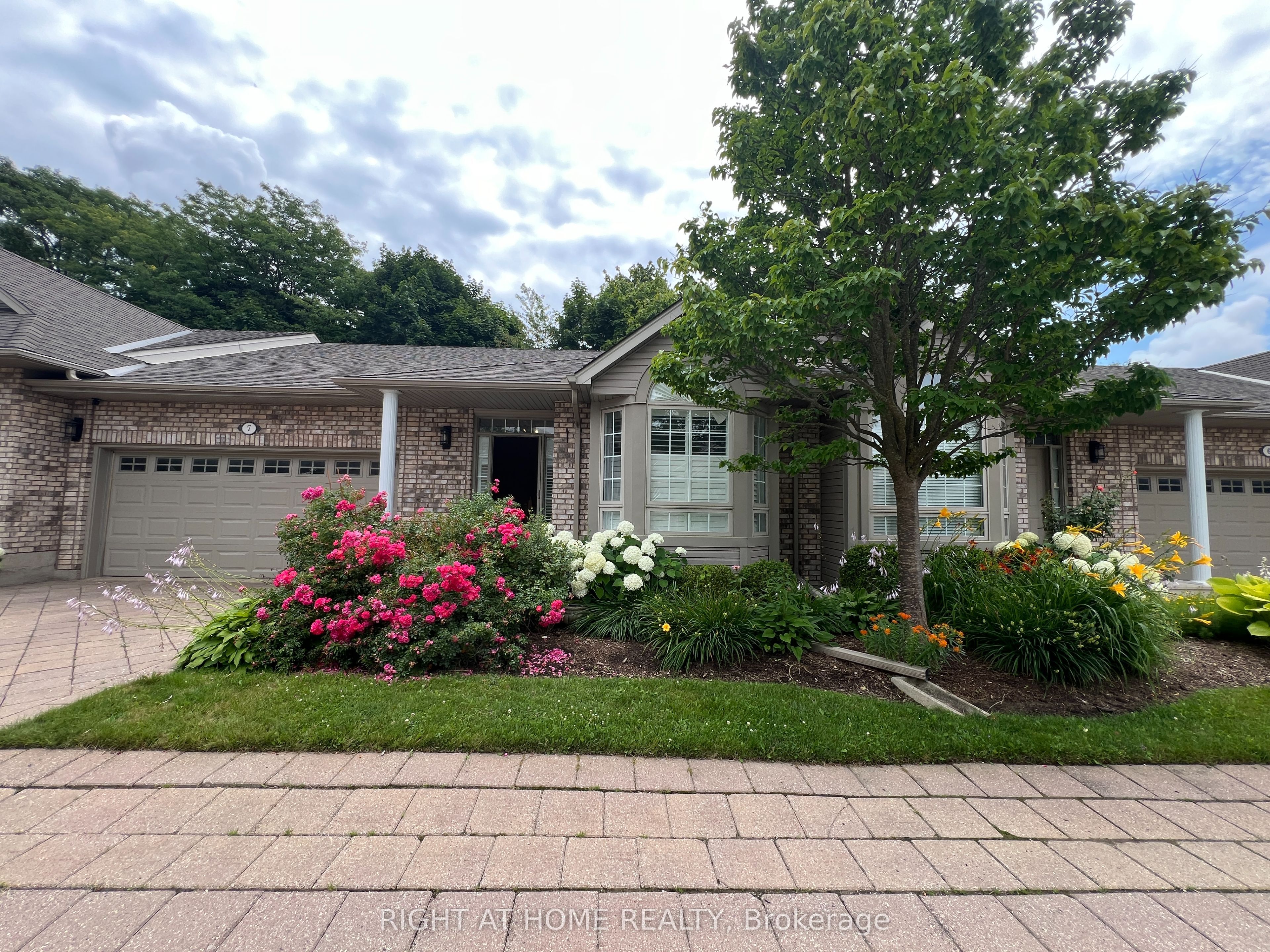 #7 - 1574 Richmond Street, London, ON N6G 5H7