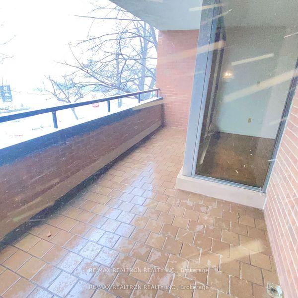 2 Bedrooms Condo at 349 St Clair, Toronto For sale