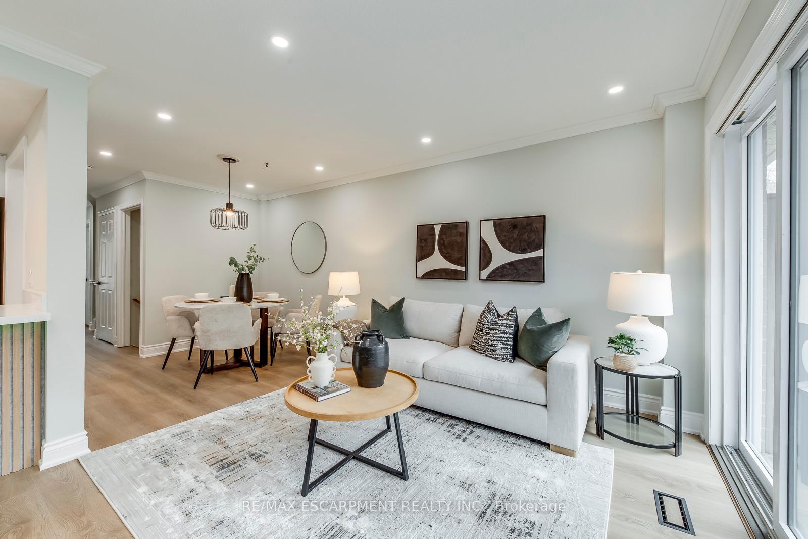 3 Bedrooms Condo at 2880 Headon Forest,  Burlington For sale