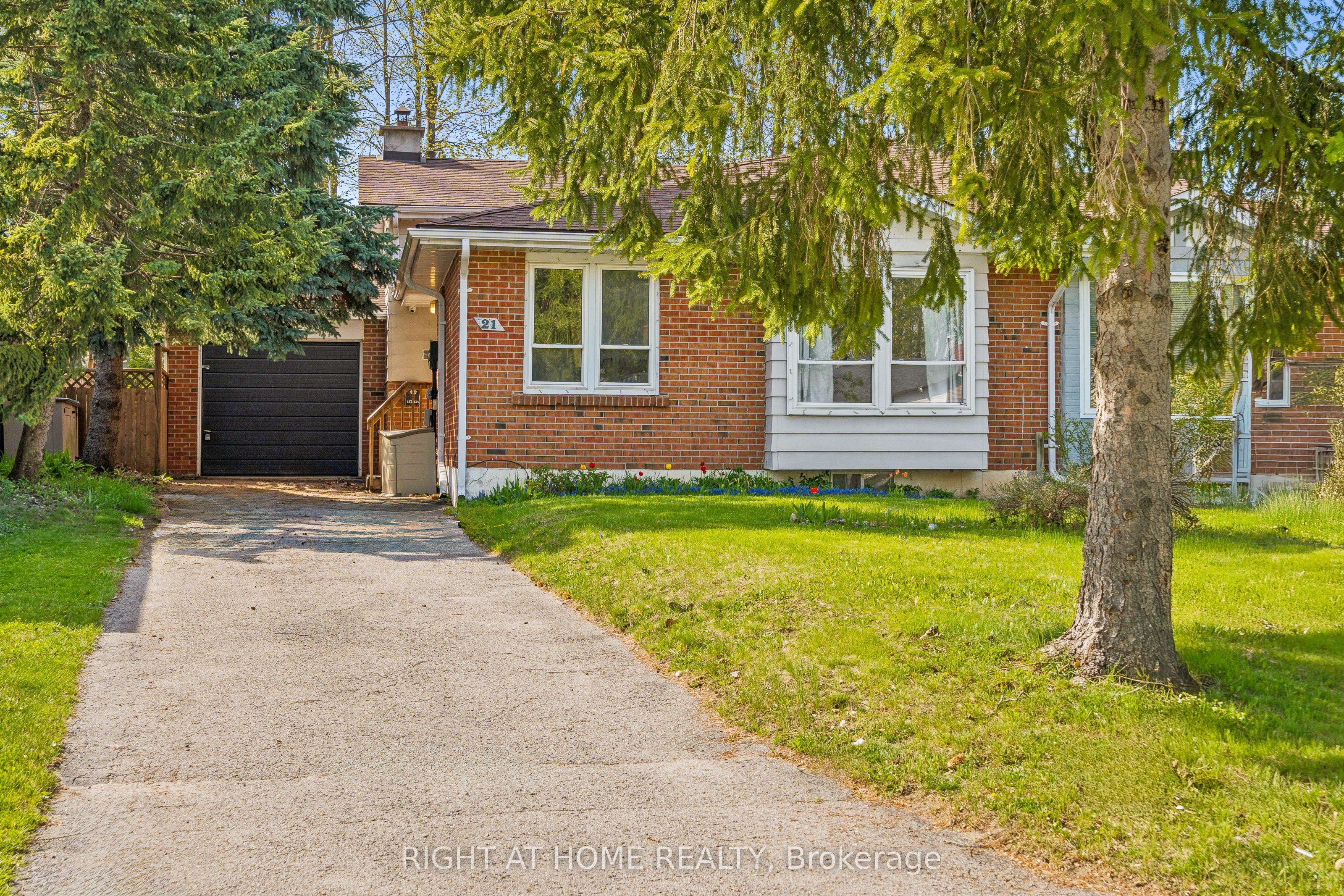 21 Ashdale Court