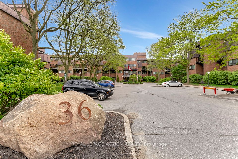 36 Hayhurst