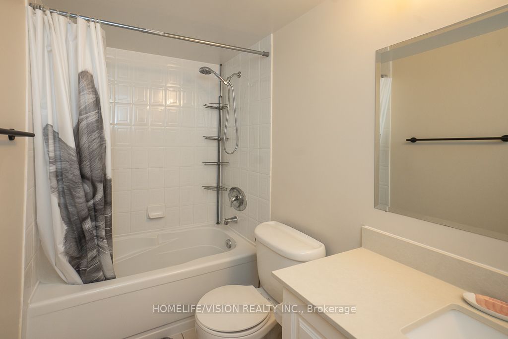 35 Finch Avenue E, #703