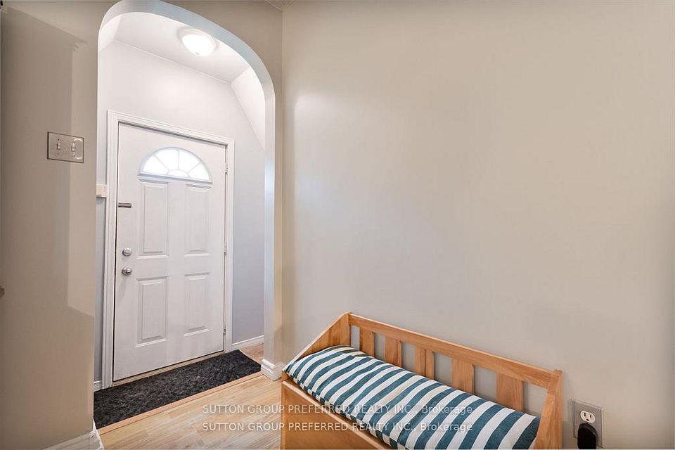 233 CAMBRIDGE Street, London North, ON N6H 1P1