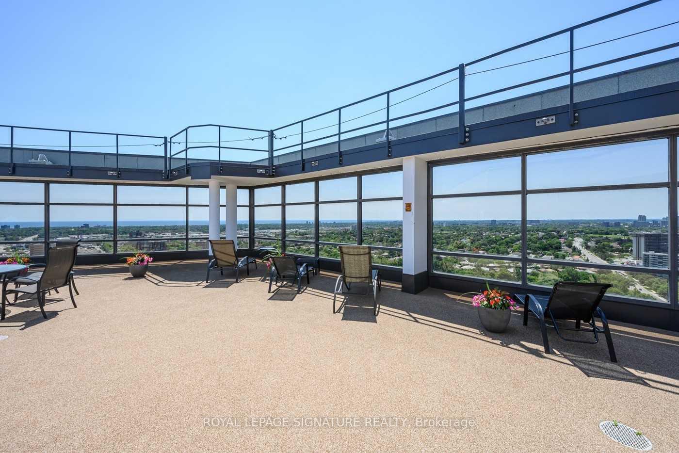 3 Bedrooms Condo at 1300 Bloor, Mississauga For sale