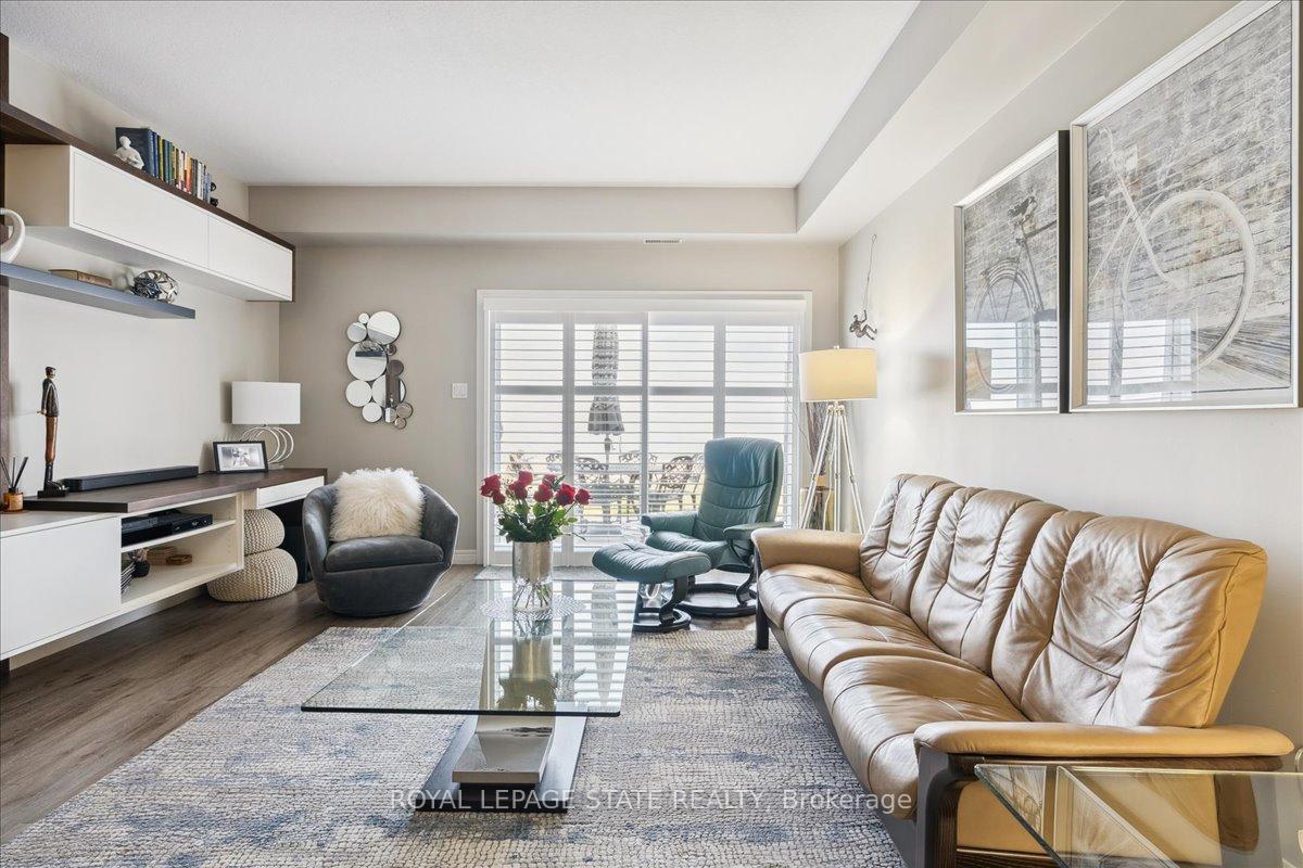 2 Bedrooms Condo at 484 Millen,  Hamilton For sale