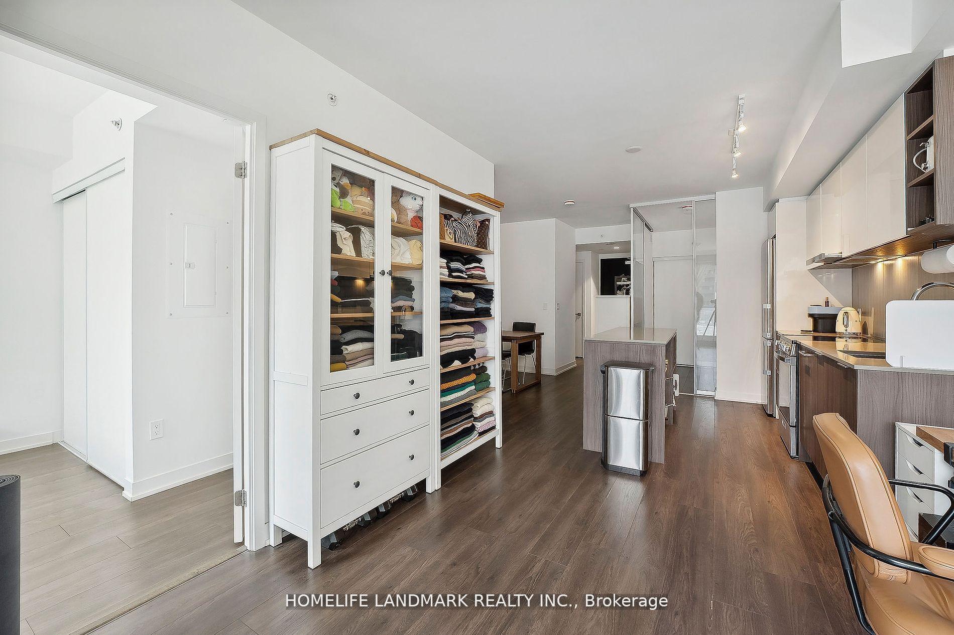 3 Bedrooms Condo at 31 Tippett,  Toronto For sale