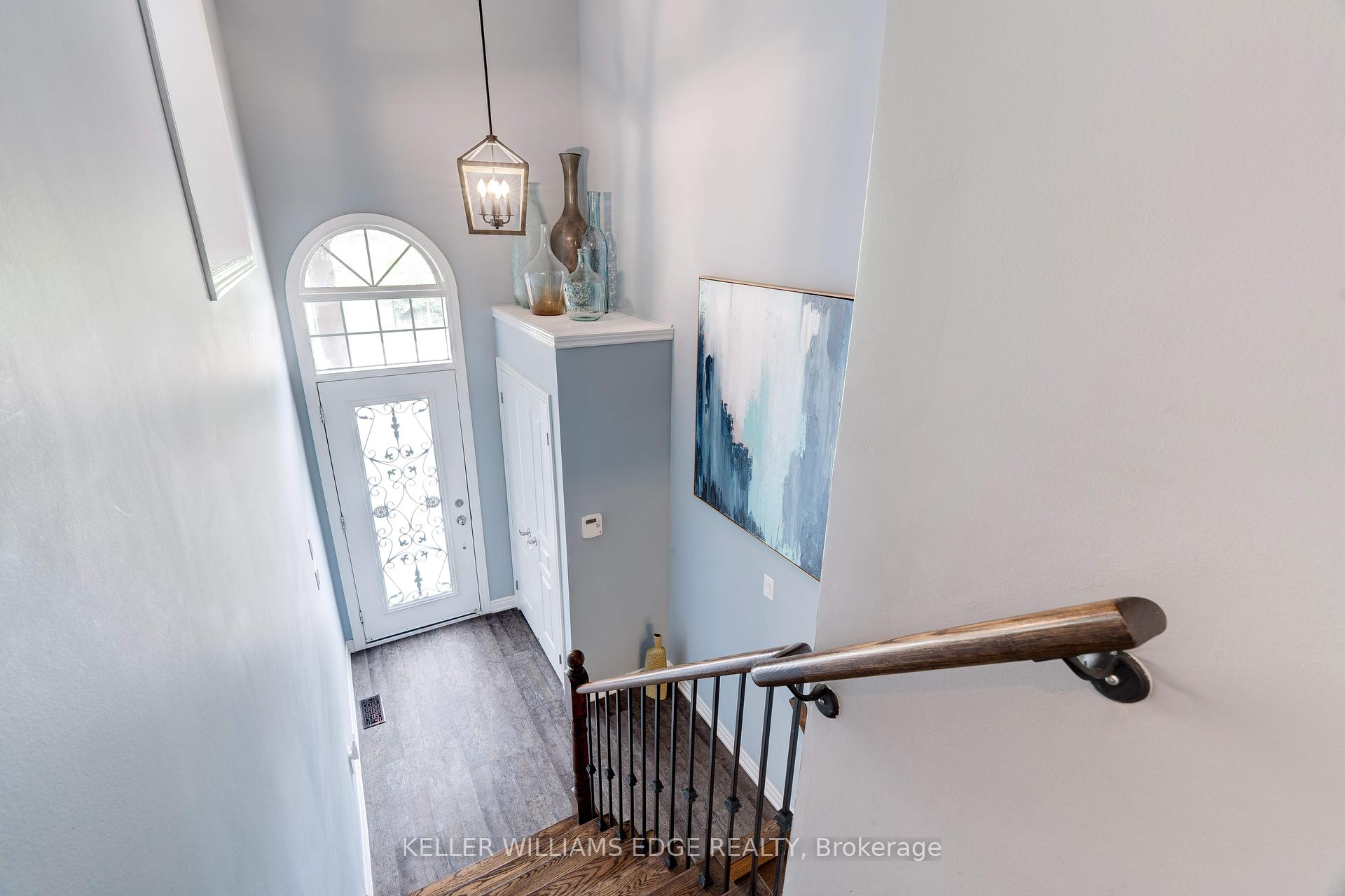 3 Bedrooms Condo at 230 Paisley, Mississauga For sale