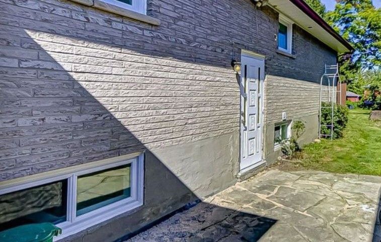 61 Galloway Road Toronto E08 Ontario M1E 1W6
