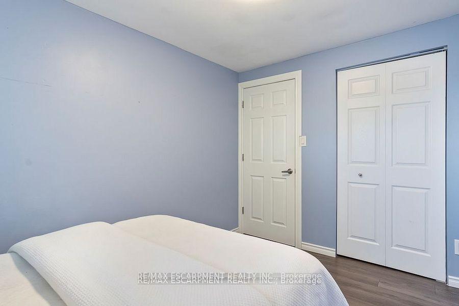 3 Bedrooms Condo at 1301 Upper Gage,  Hamilton For sale