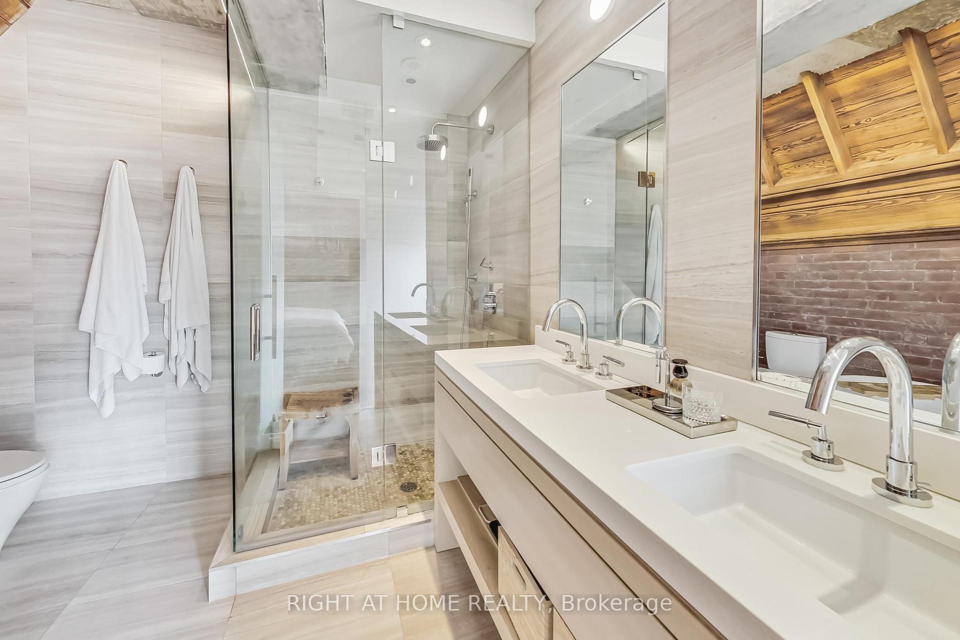 3 Bedrooms Condo at 40 Westmoreland, Toronto For sale