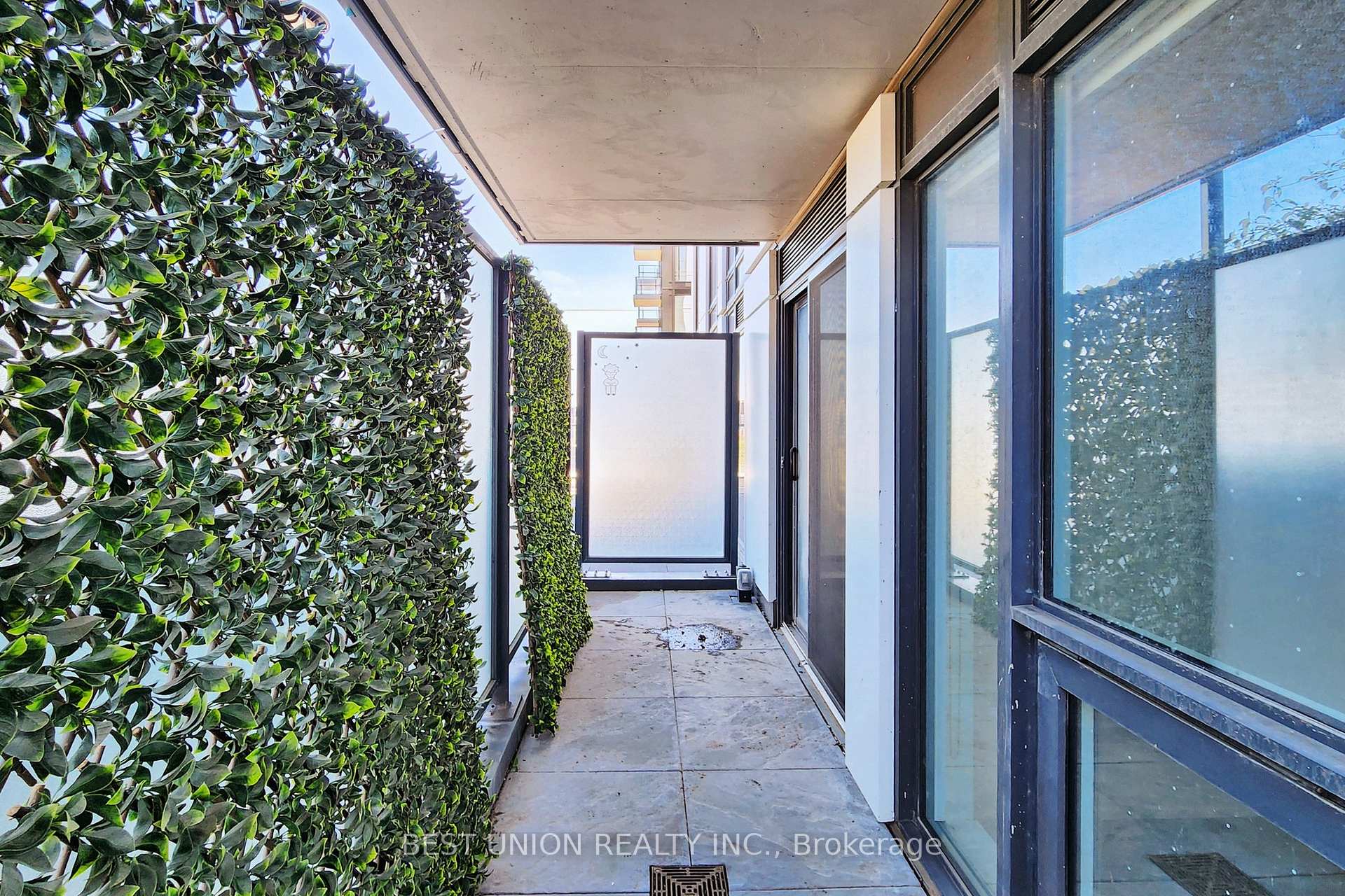 2 Bedrooms Condo at 251 Jarvis, Toronto For sale