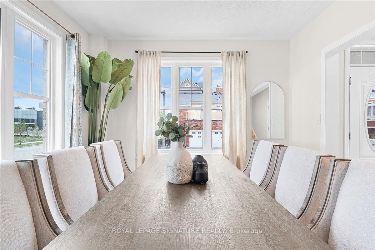 3 Bedrooms Condo at 2916 Highway 7, Vaughan For sale