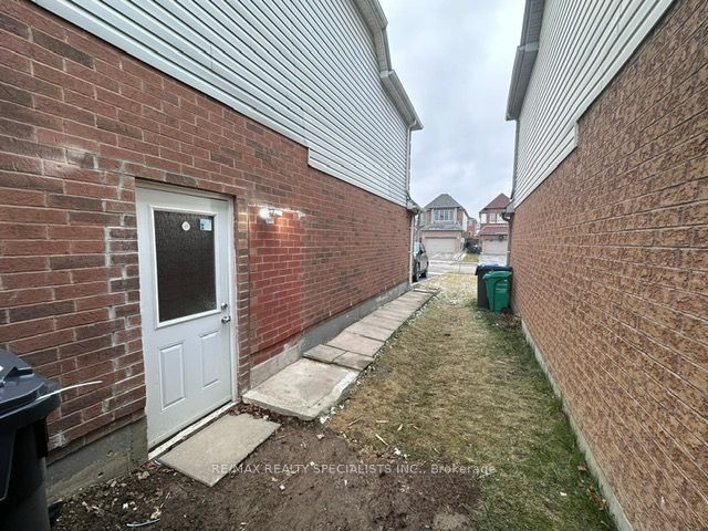 #Bsmt - 1 Squirreltail Way, Brampton, ON L6R 1X4