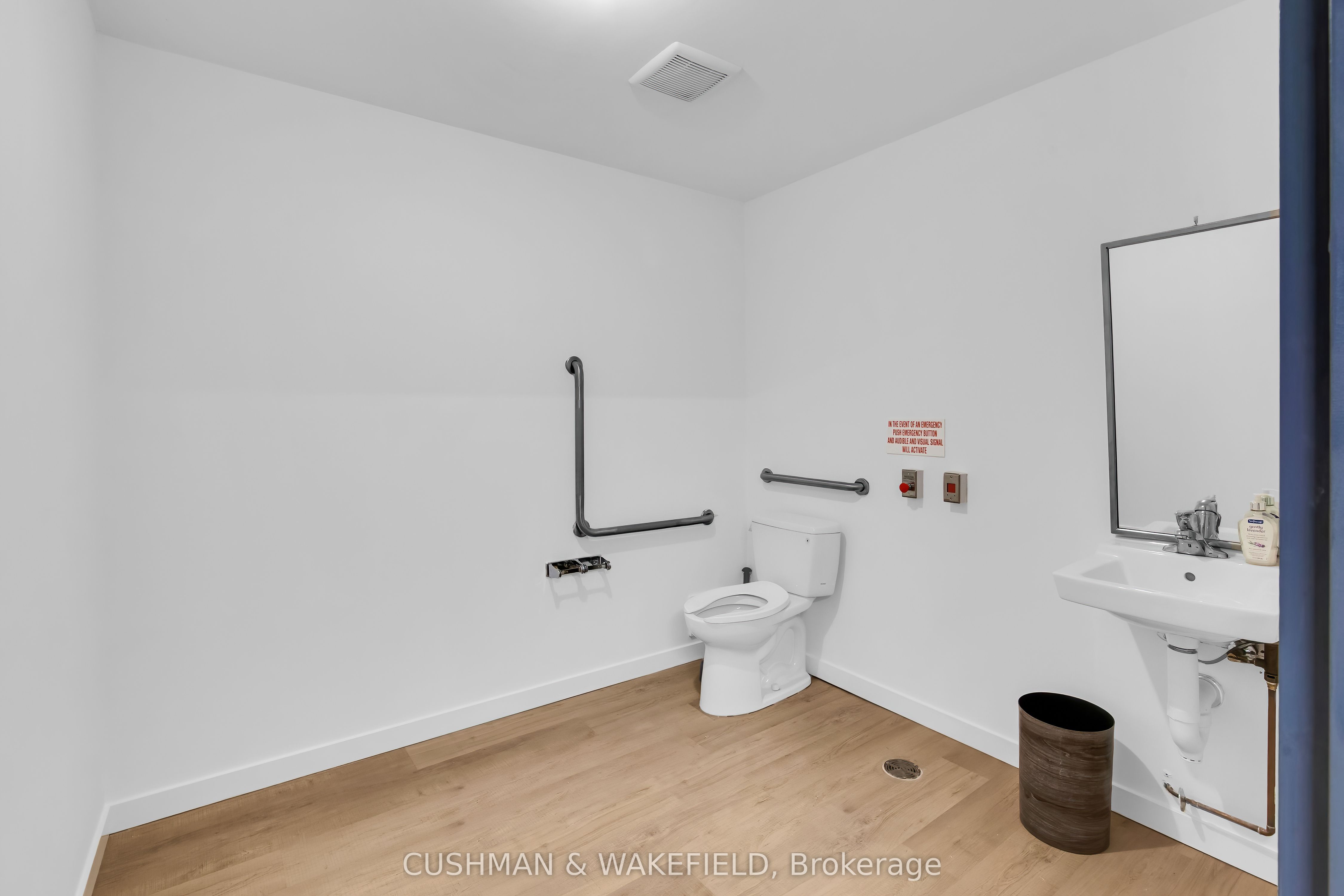146 Yonge Street, #400