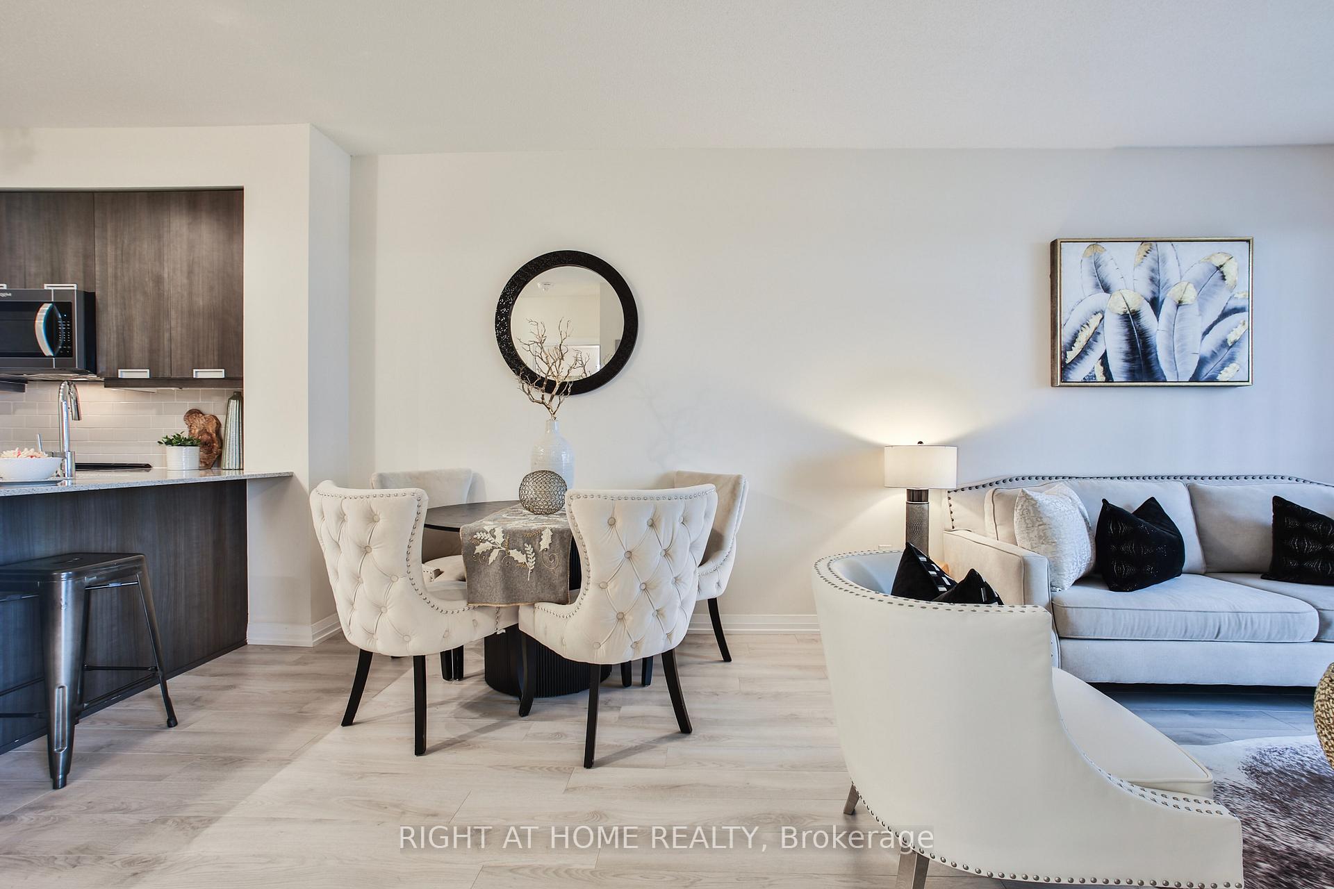 1 Bedroom Condo at 35 WATERGARDEN, Mississauga For sale