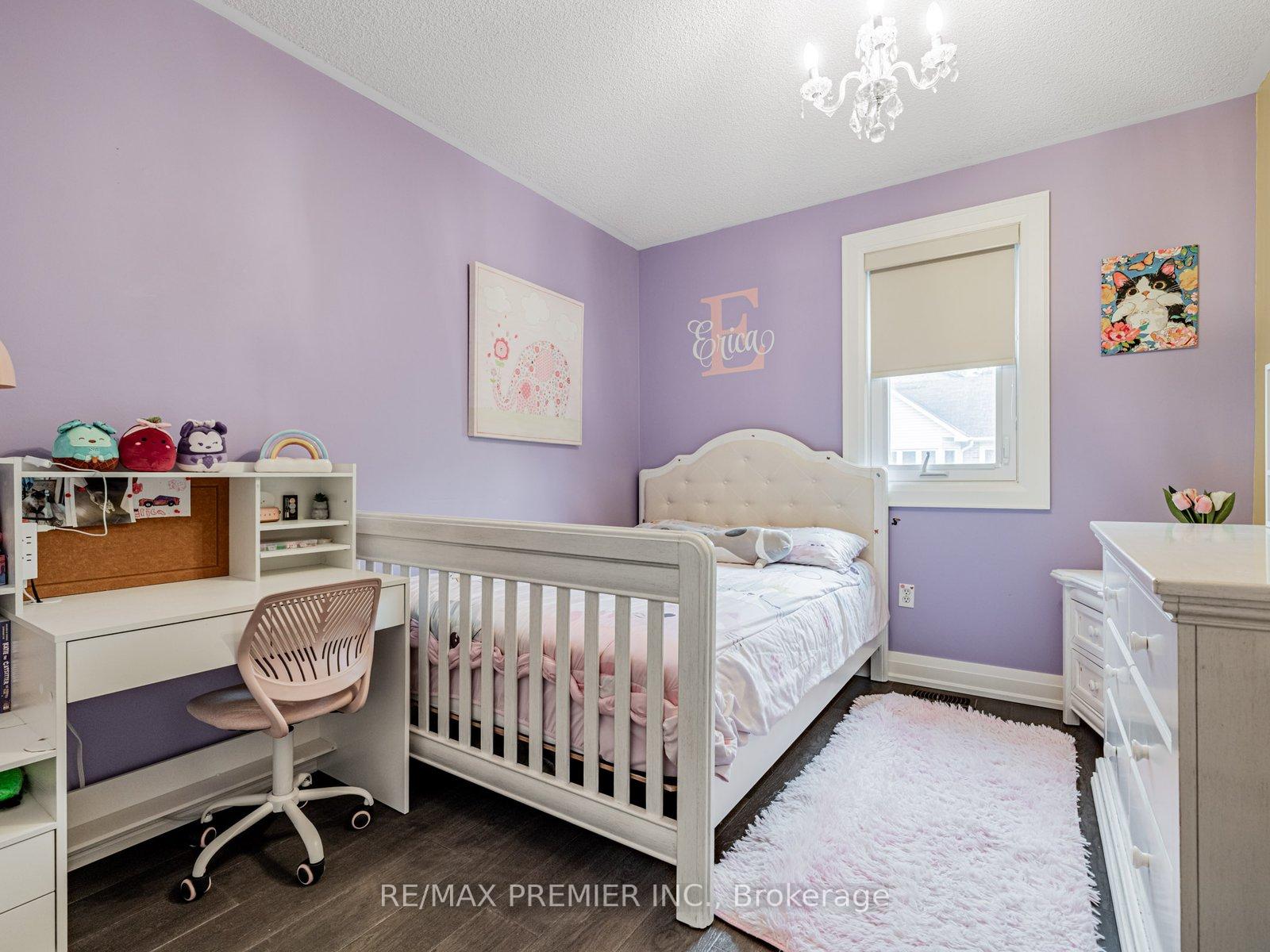3 Bedrooms Condo at 213 Woodbridge, Vaughan For sale