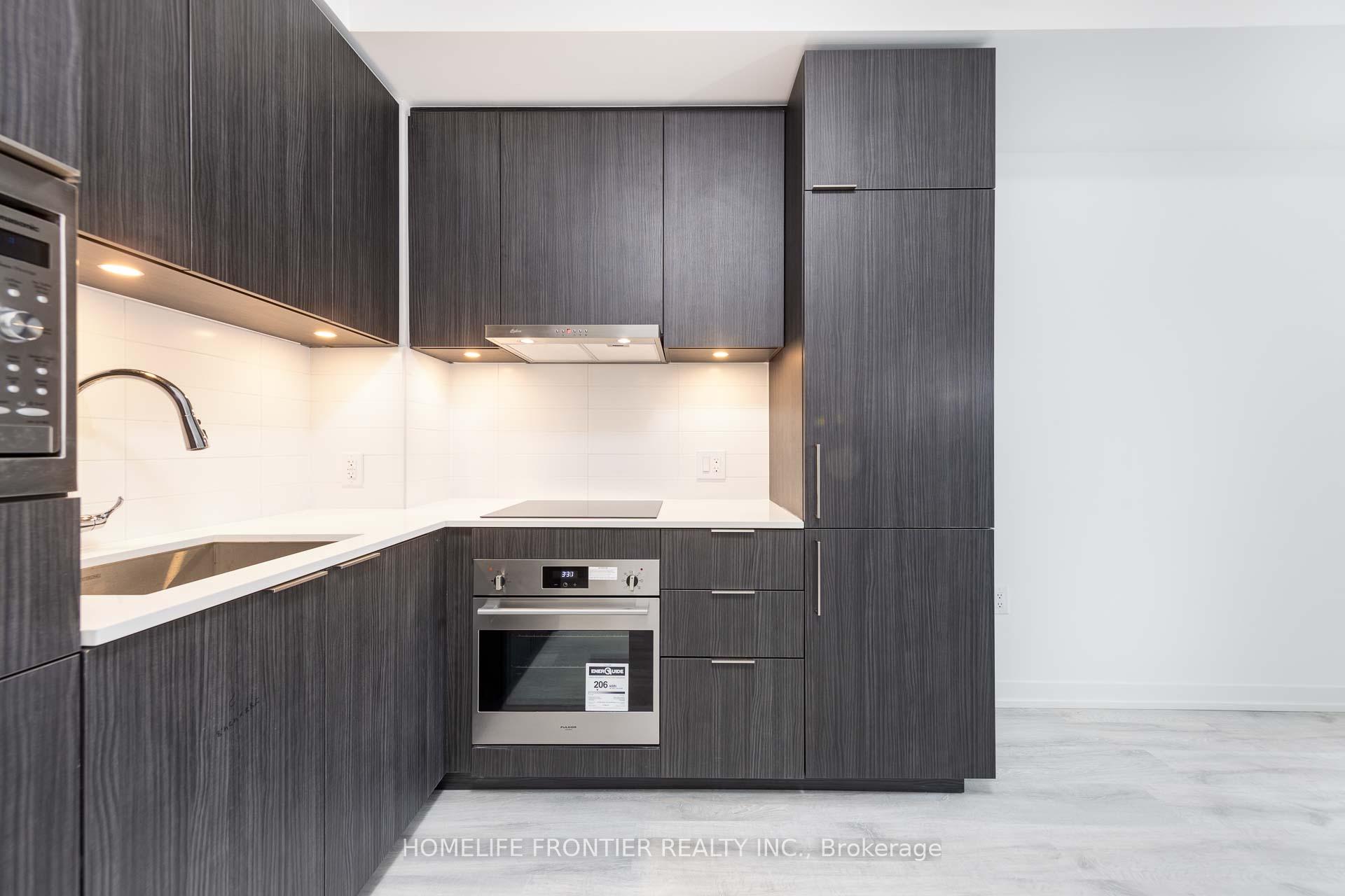 2 Bedrooms Condo at 8 Olympic Garden,  Toronto For sale