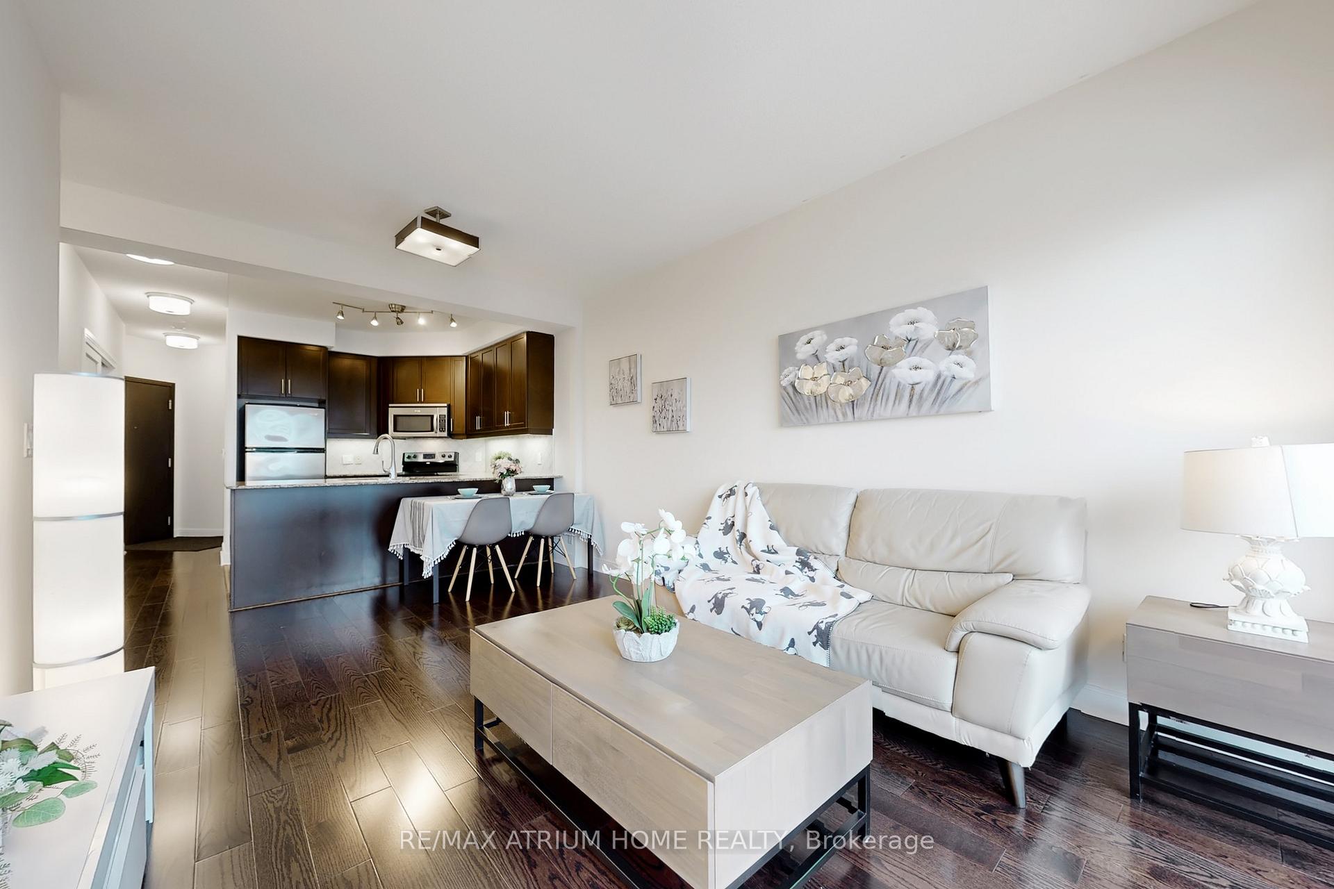 2 Bedrooms Condo at 80 Absolute, Mississauga For sale