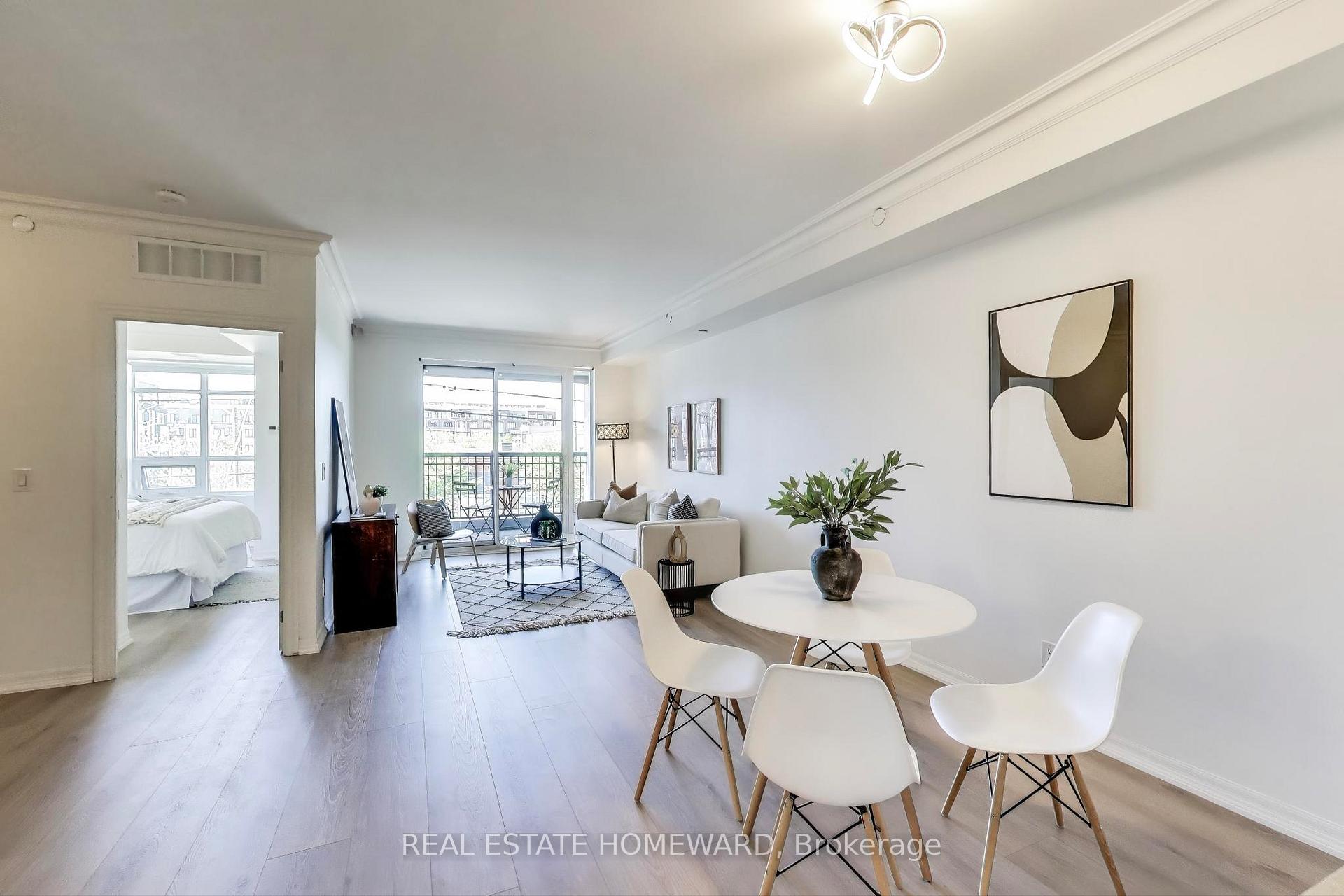 2 Bedrooms Condo at 3563 Lake Shore, Toronto For sale