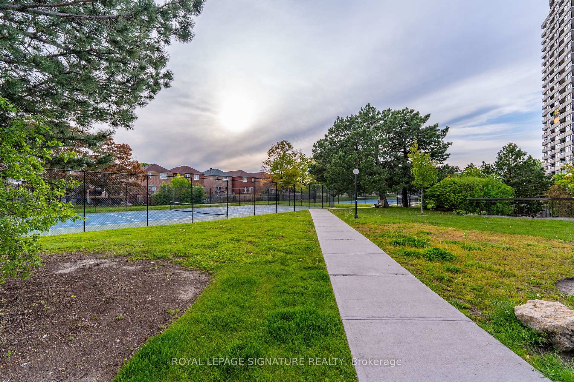 3 Bedrooms Condo at 3151 Bridletowne, Toronto For sale