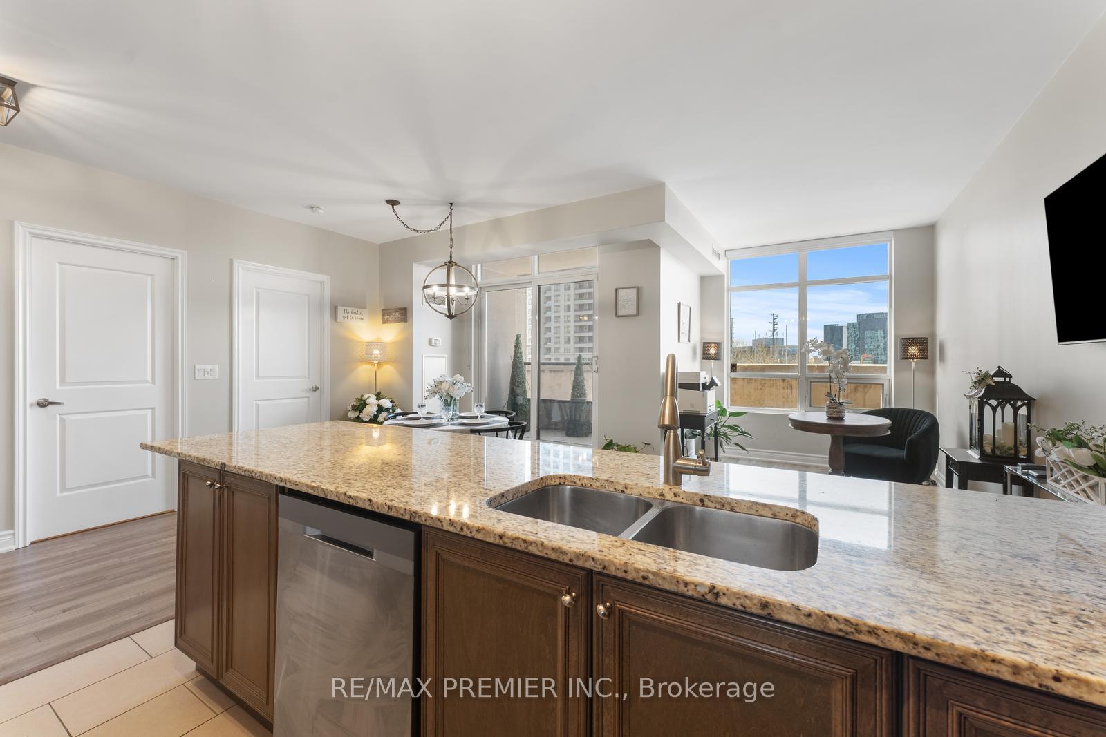2 Bedrooms Condo at 9235 Jane,  Vaughan For sale