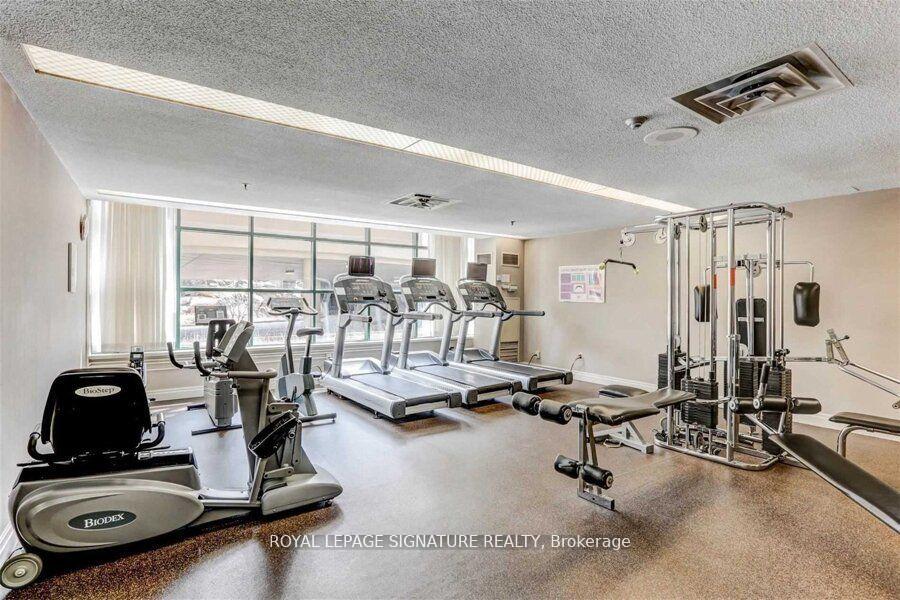 2 Bedrooms Condo at 1200 Don Mills, Toronto For sale
