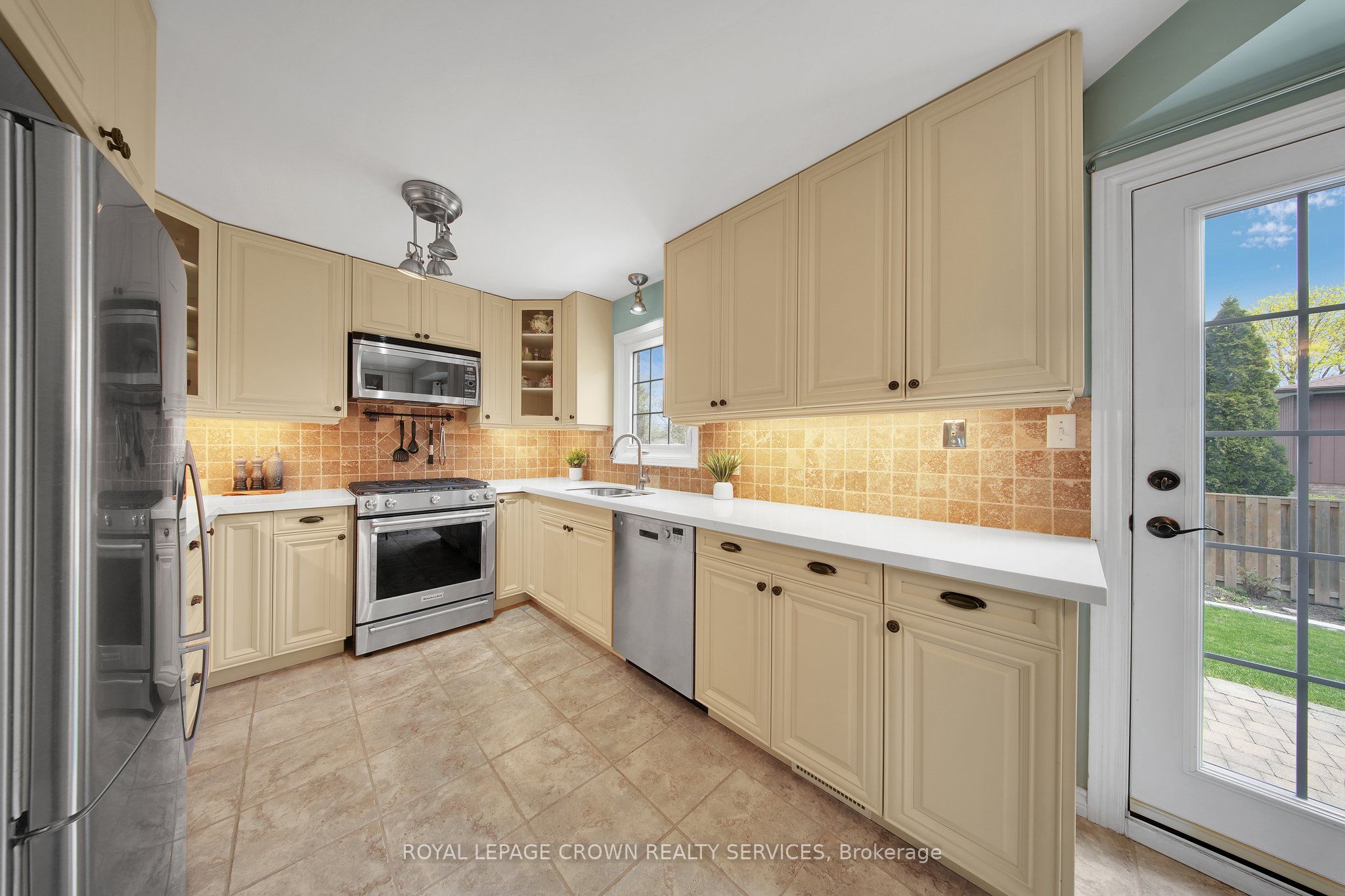 383 Ashworth Drive