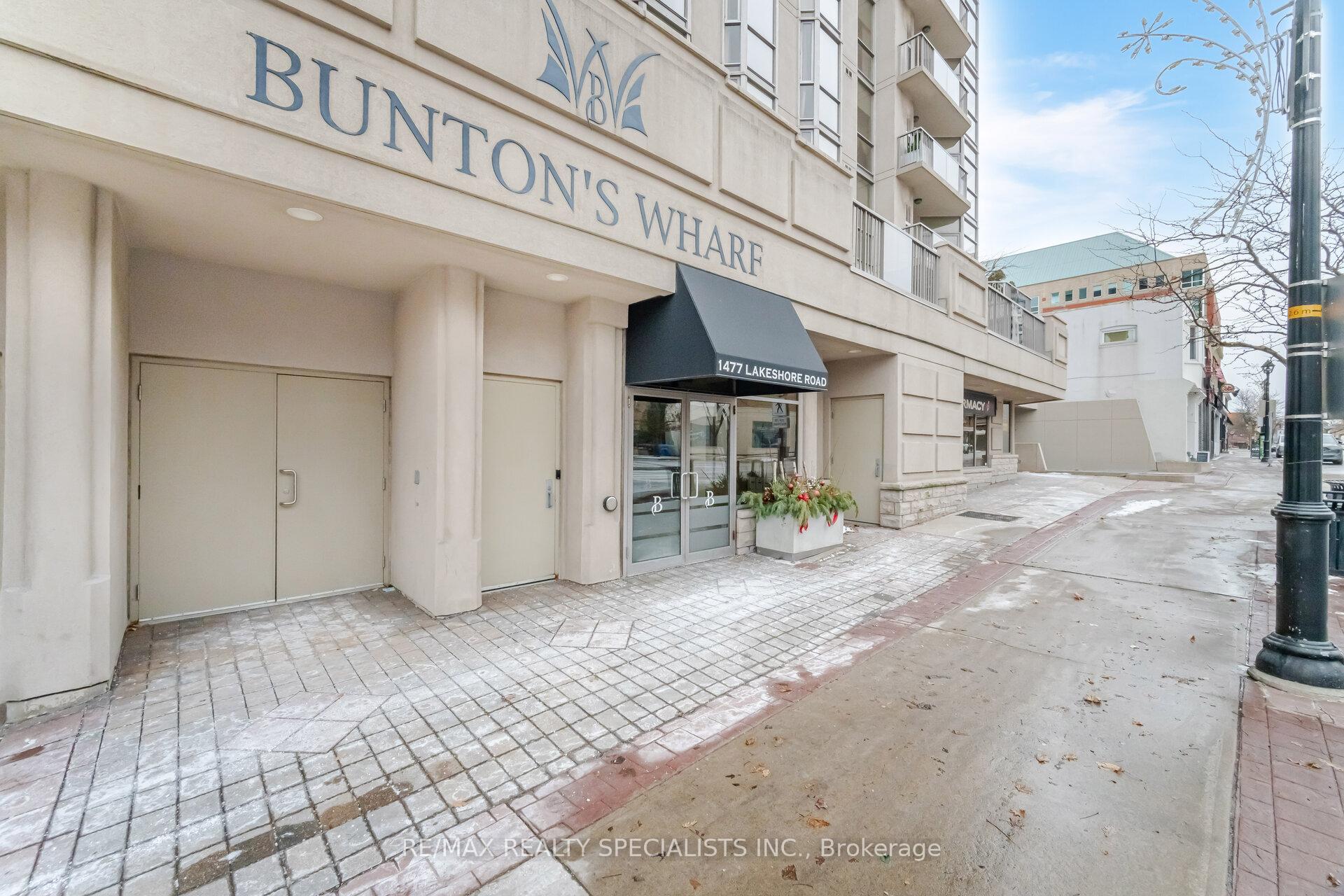 3 Bedrooms Condo at 1477 Lakeshore,  Burlington For sale