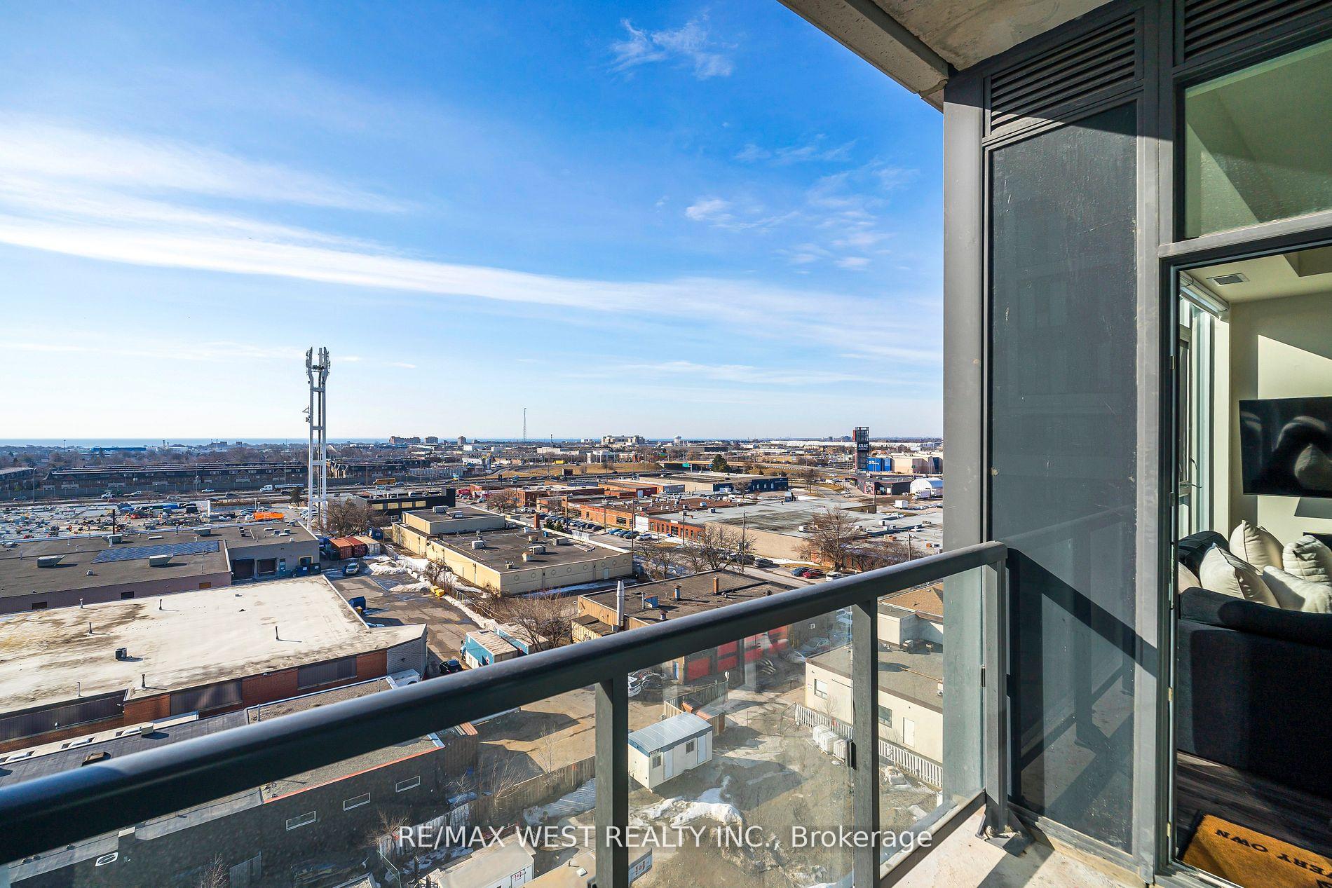 2 Bedrooms Condo at 859 The Queensway, Toronto For sale